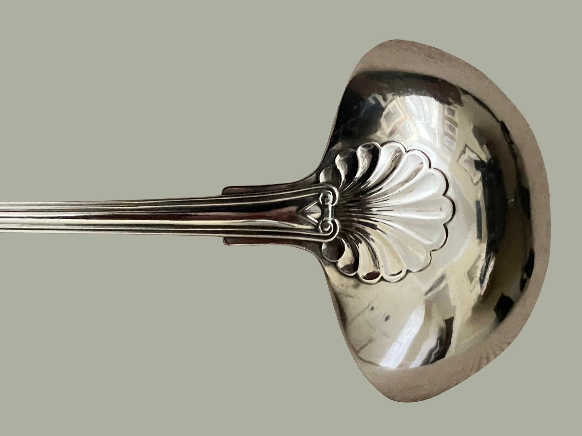 XIXe siècle Louche en argent sterling fabriquée par l'orfèvre anglais Paul Storr (1771-1844)  en vente