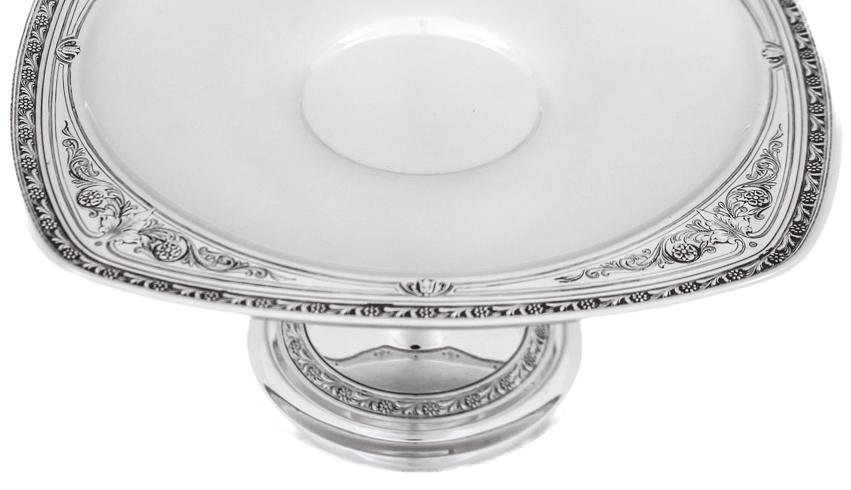 Sterling Silver Large Tazza In Excellent Condition For Sale In Brooklyn, NY