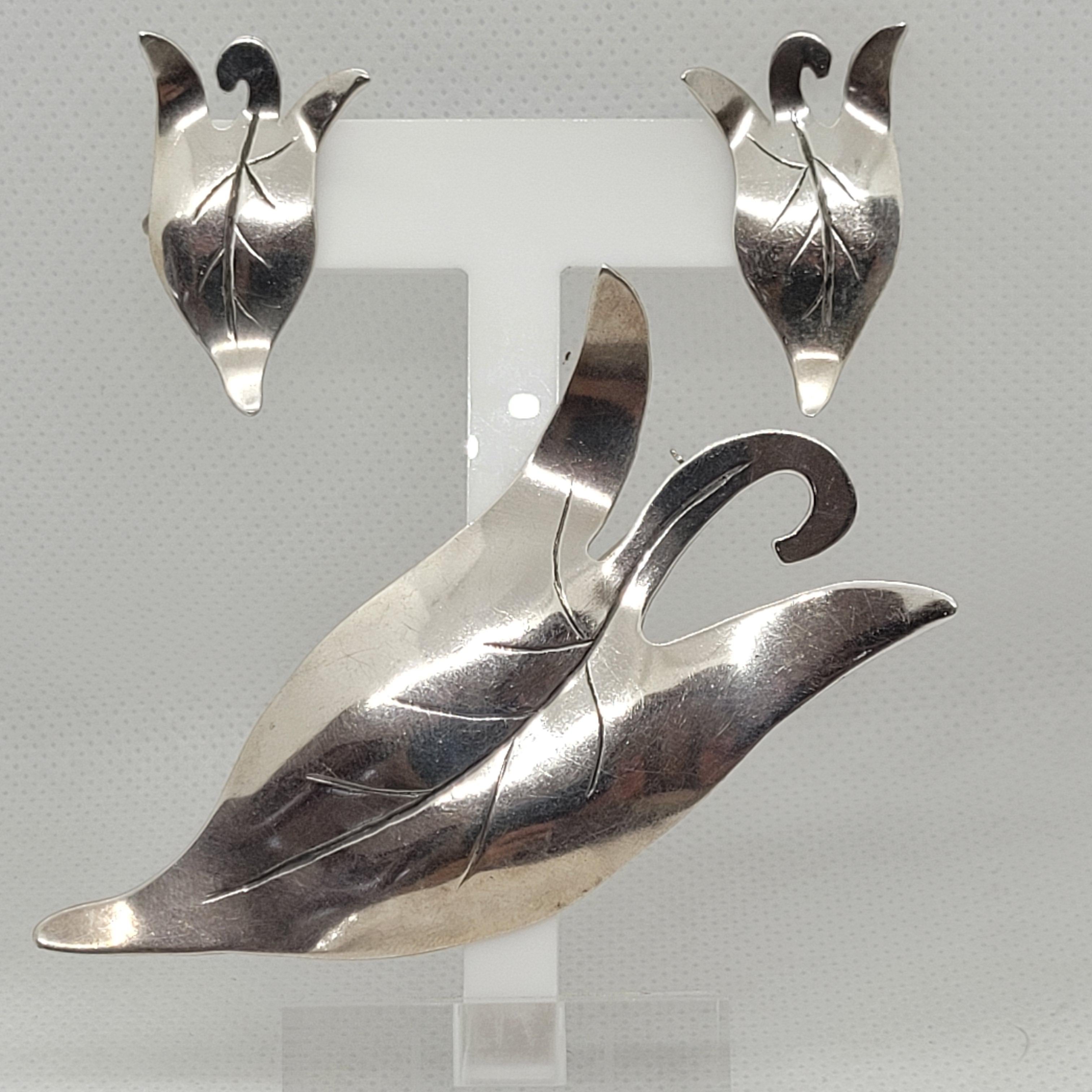 Sterling Silver Leaf Earrings Pin Brooch Set, Handwrought, Screw Post, Vintage For Sale 2