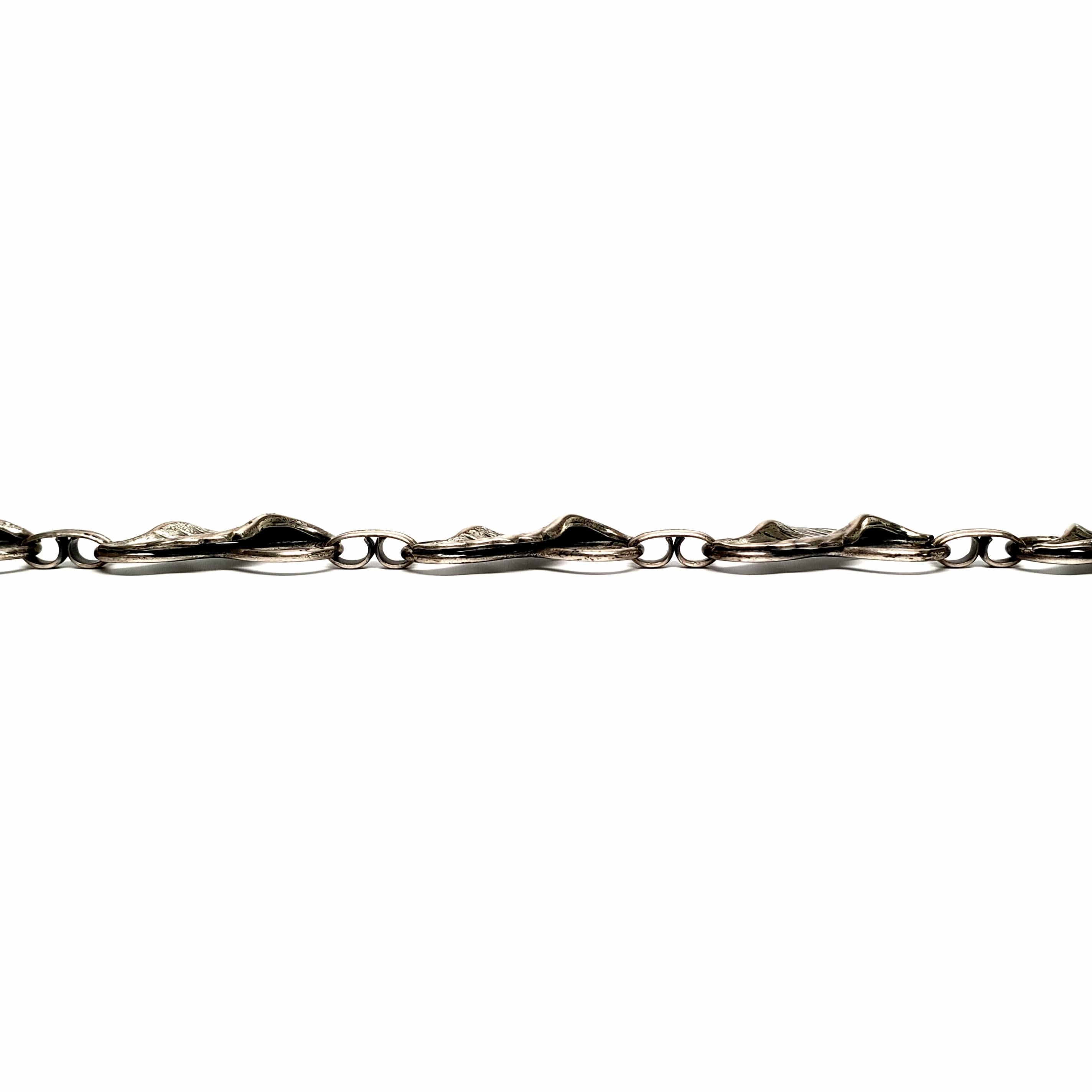 Sterling Silver Leaf Necklace In Good Condition In Washington Depot, CT