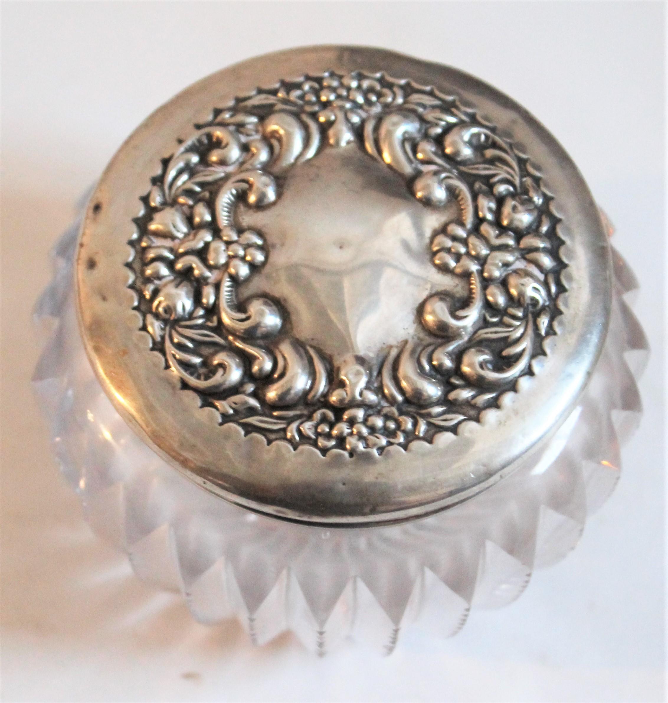Sterling Silver Lided Powder Jars Collection of Five In Excellent Condition For Sale In Los Angeles, CA