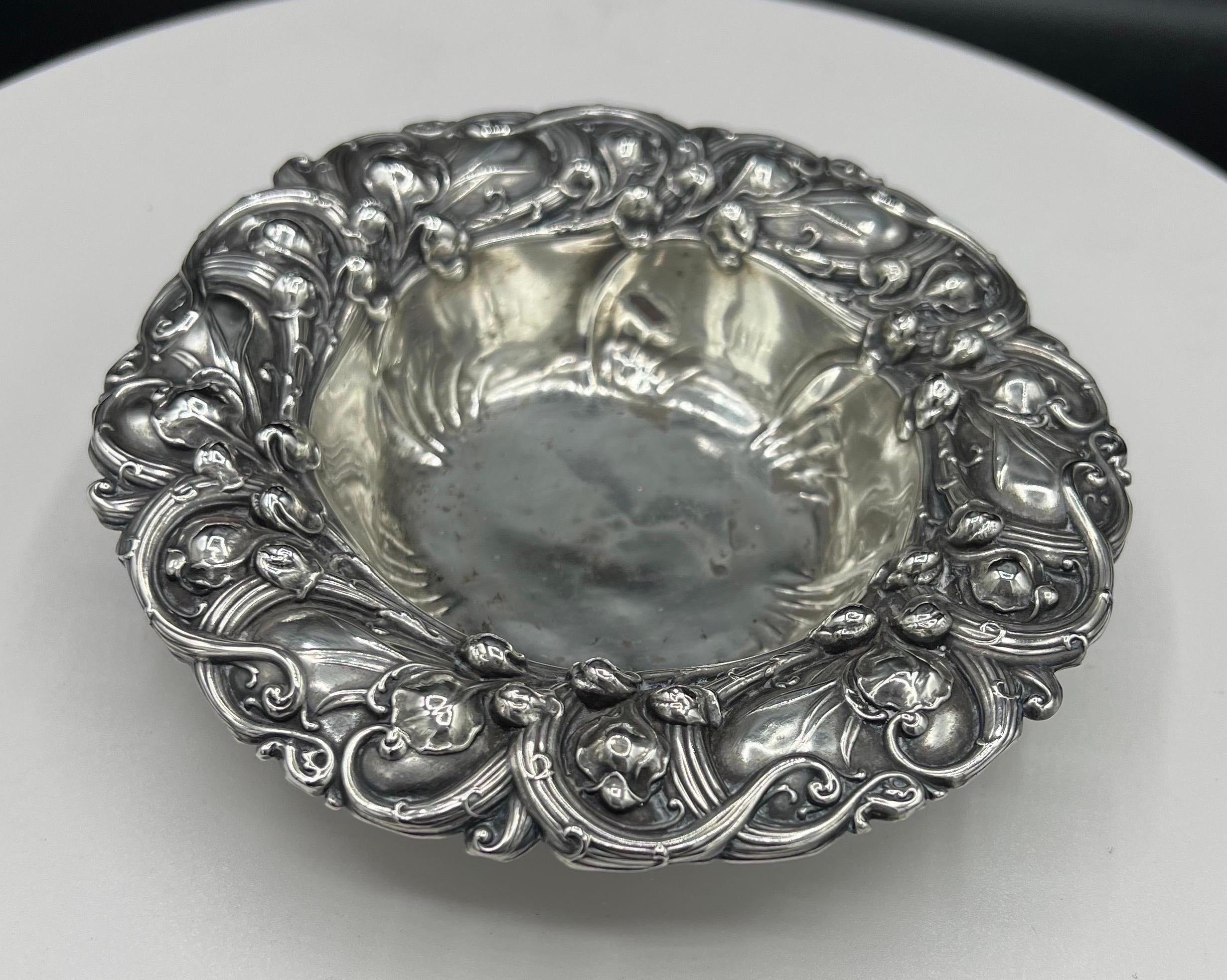 Argent sterling Plat à bonbons en argent sterling « Lilly of the Valley » de Whiting Division en vente