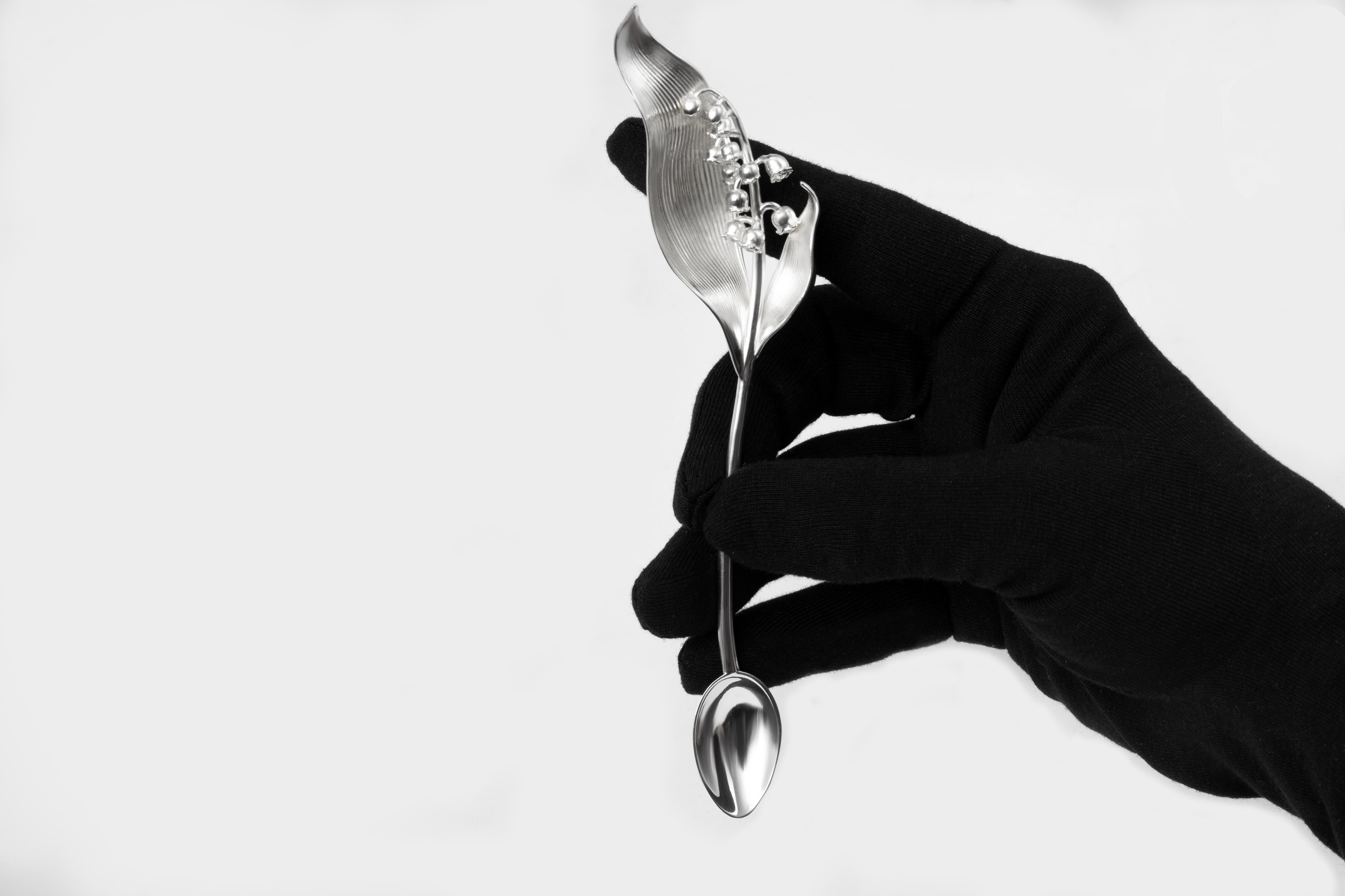 Cucchiaio in argento Sterling Lily of the Valley con dettaglio di foglie scultoree in vendita 1