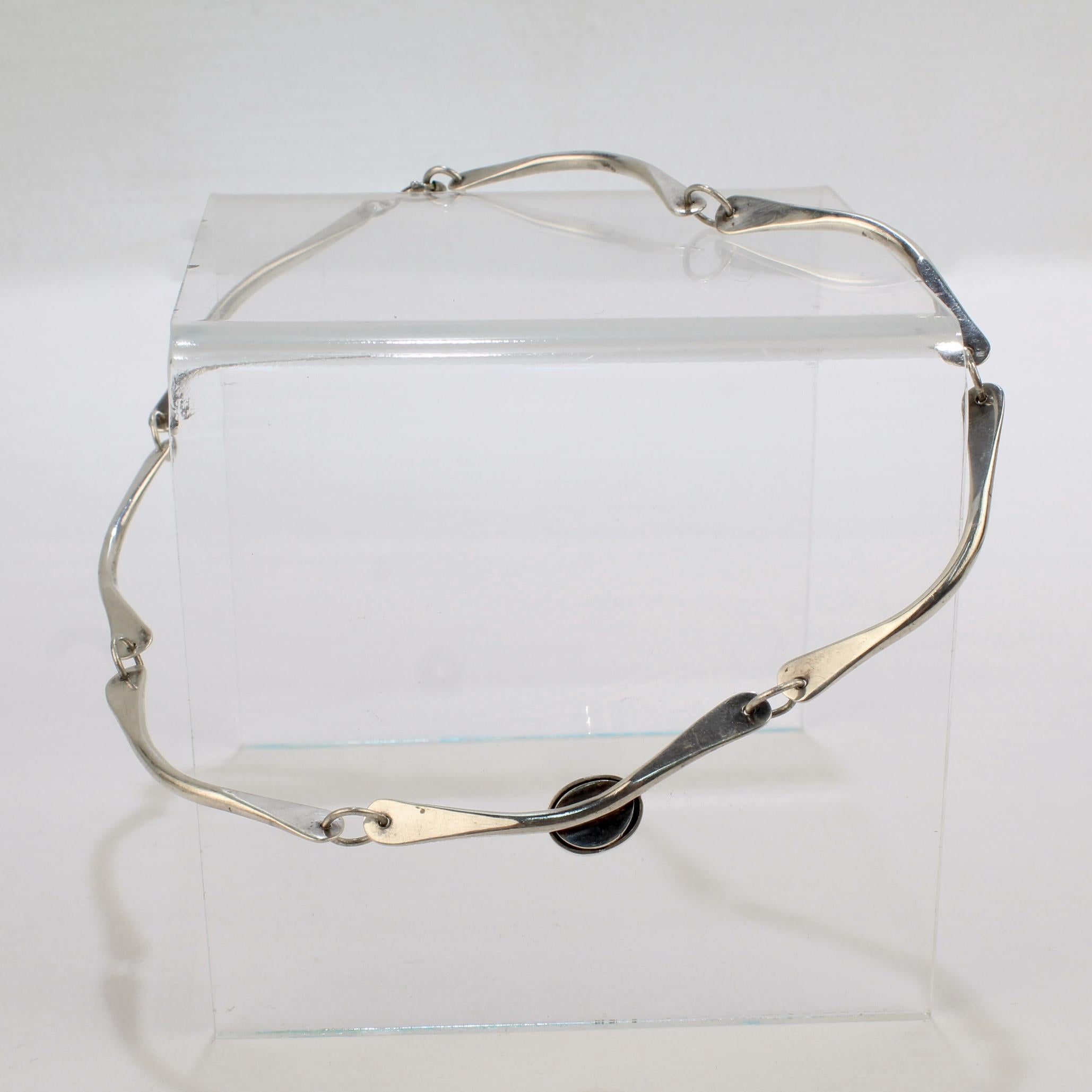 Round Cut Sterling Silver Link & Black Matrix Opal Choker Necklace For Sale