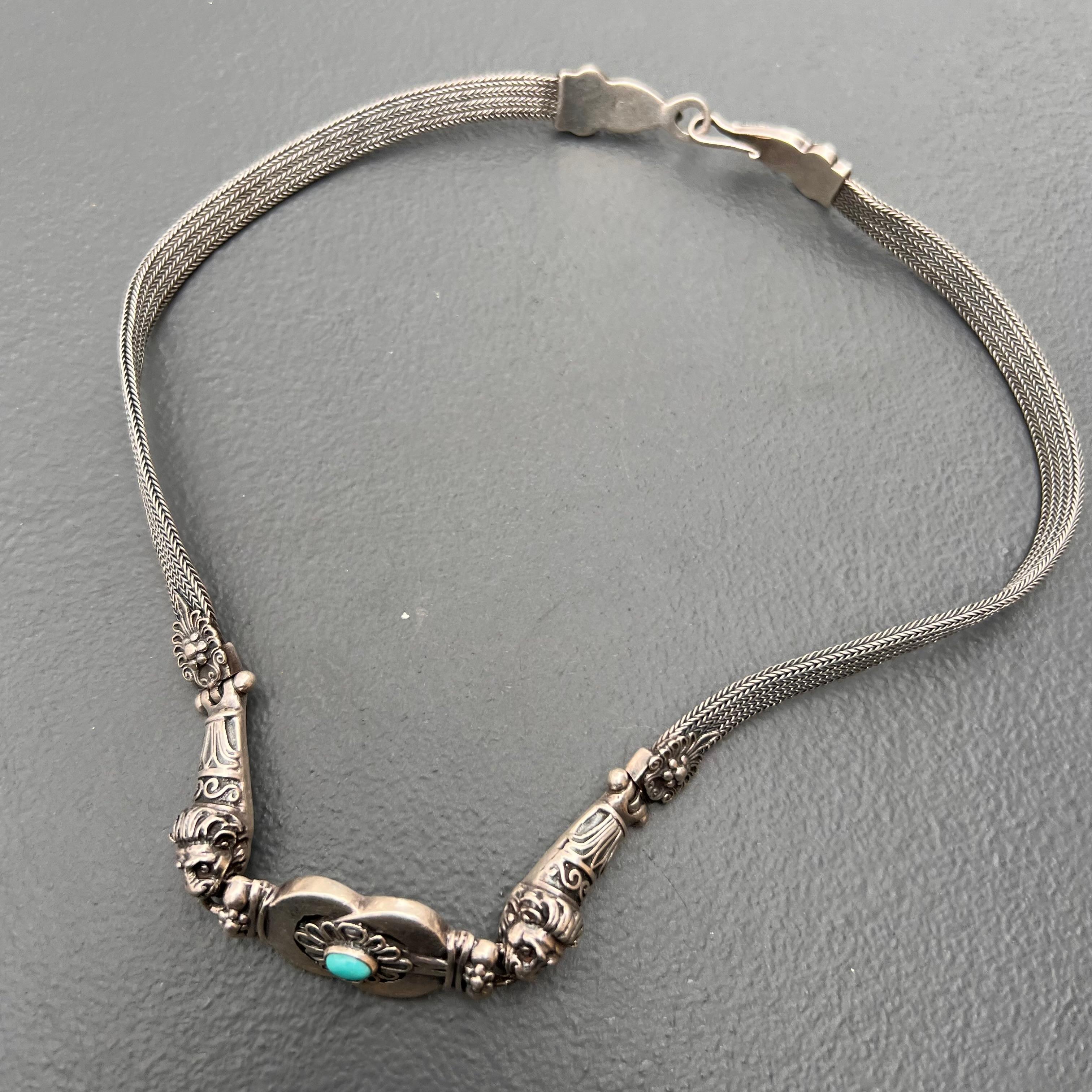Cabochon Sterling Silver Lion Head Collar Necklace For Sale