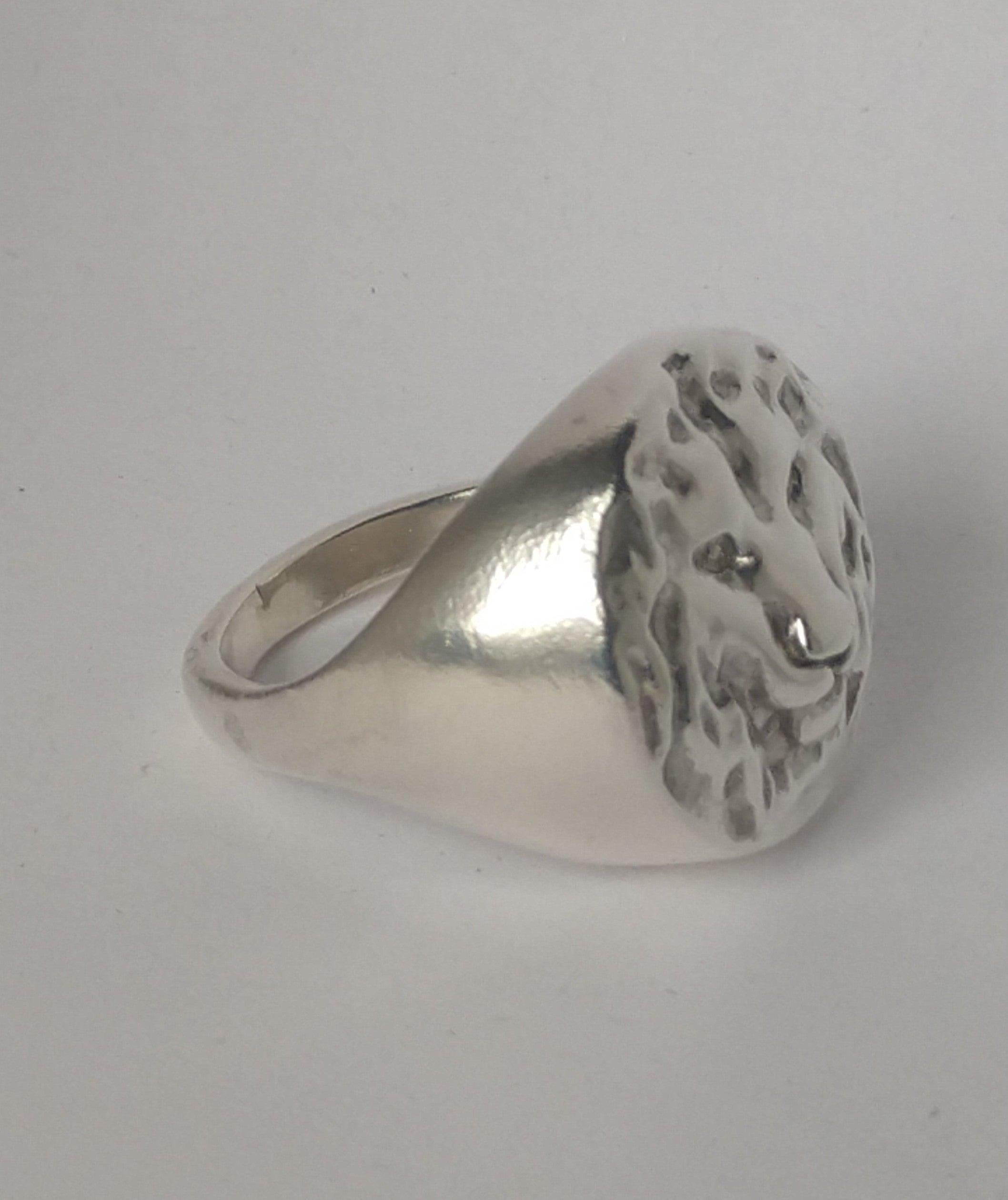 En vente :  Bague chevalière Lion de Juda en argent sterling 3