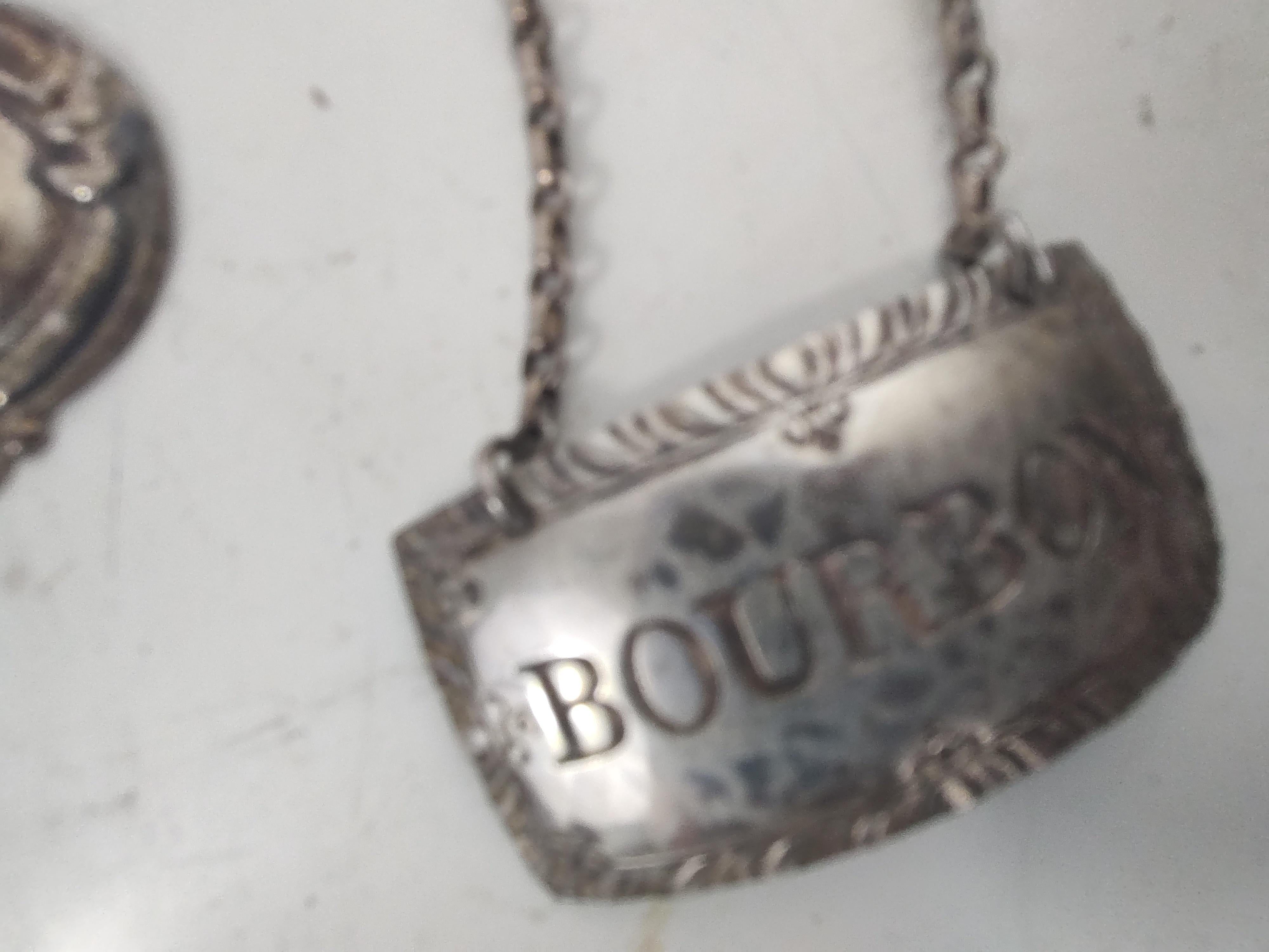 Porte-noms en argent sterling pour carafe à liqueur  7 Disponible en vente 3