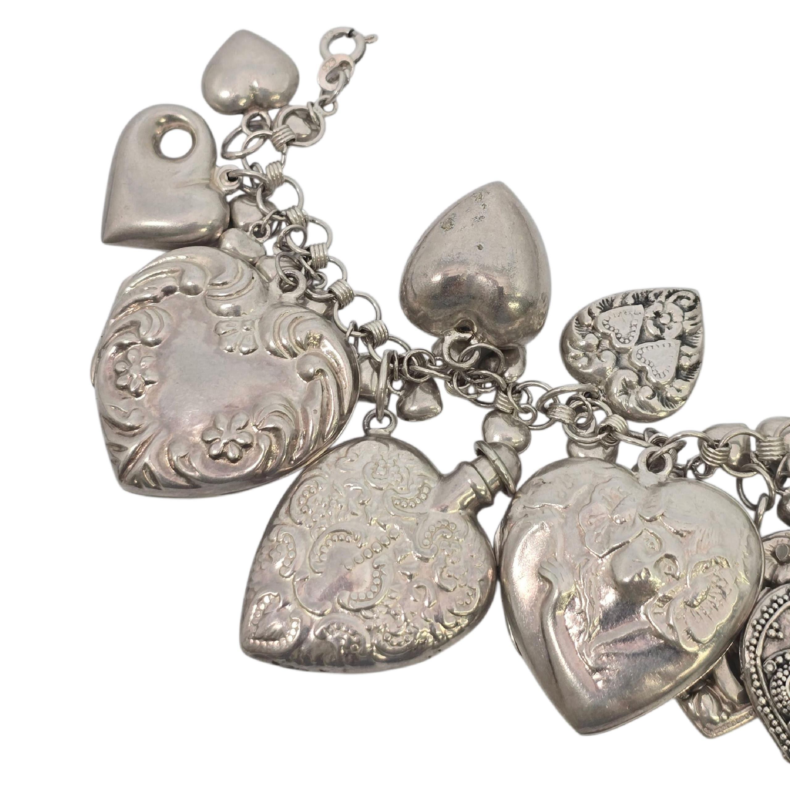 Sterling Silber geladen Puffy Herz Charme Armband #22552 im Zustand „Gut“ im Angebot in Washington Depot, CT