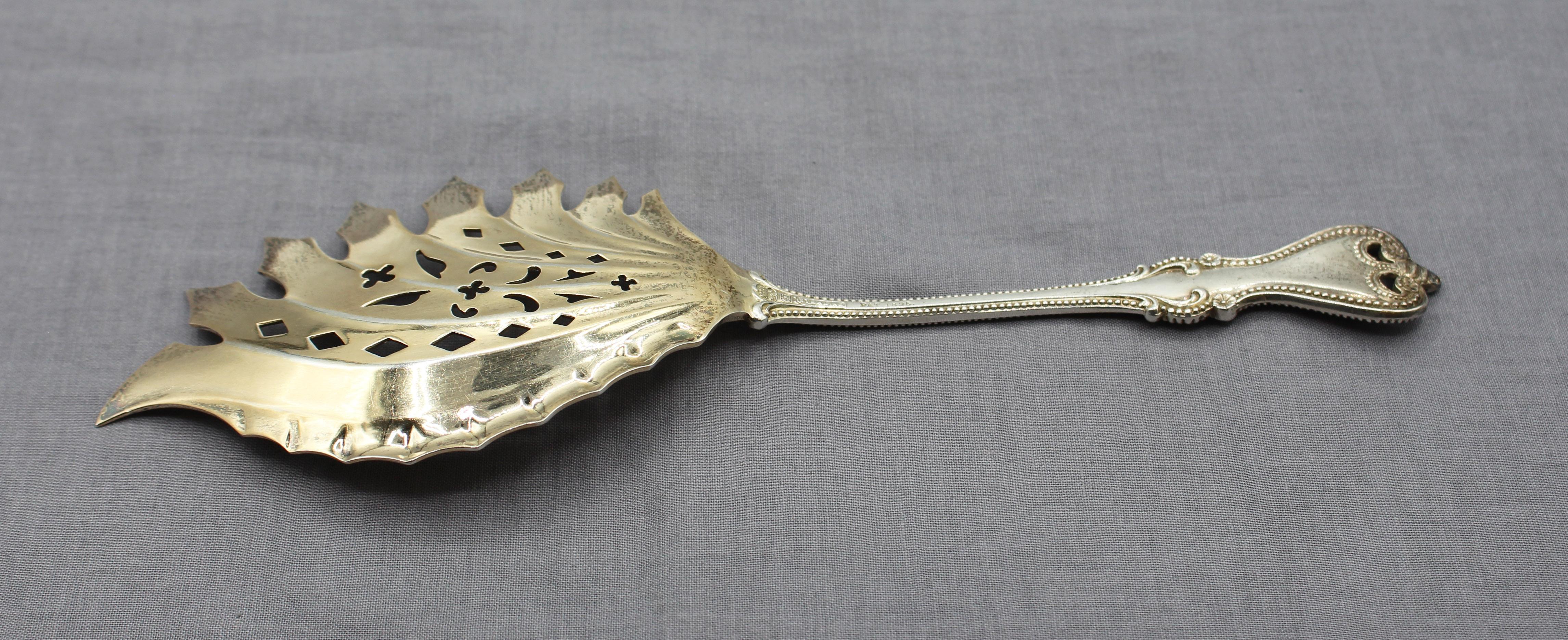 Sterling Silver Macaroni or Pasta Server by Towle In Good Condition For Sale In Chapel Hill, NC