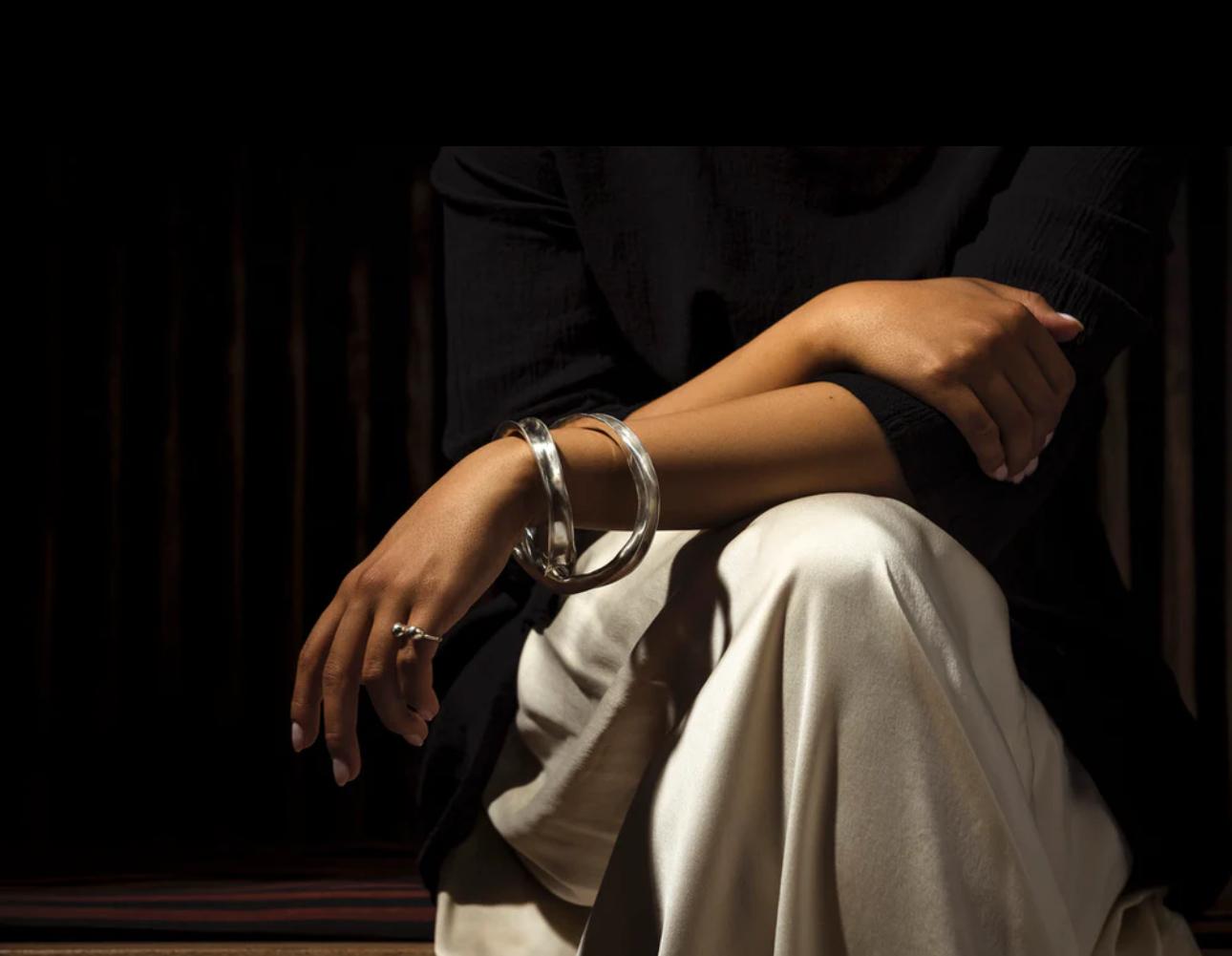 da uomo o donna Bracciale Maelstrom Twisted in argento Sterling di Ariana Boussard-Reifel in vendita