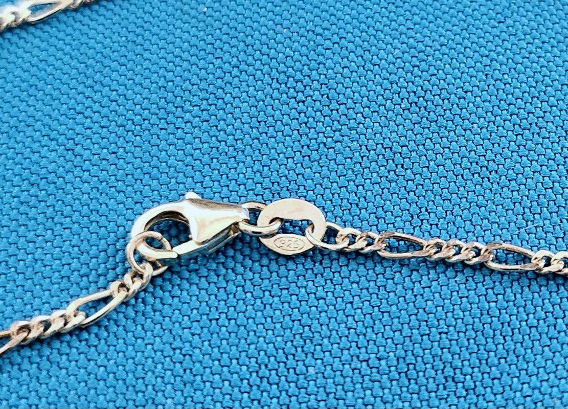 20ième siècle Sterling Silver Manta Ray/Bat Ray & Yellow/Green Quartz Crystal Pendant Necklace en vente