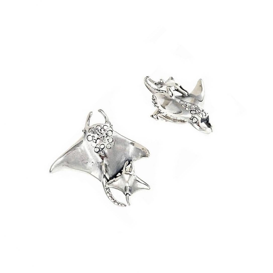 Sterling Silver Manta Ray Earrings by John Landrum Bryant In New Condition For Sale In New York, NY
