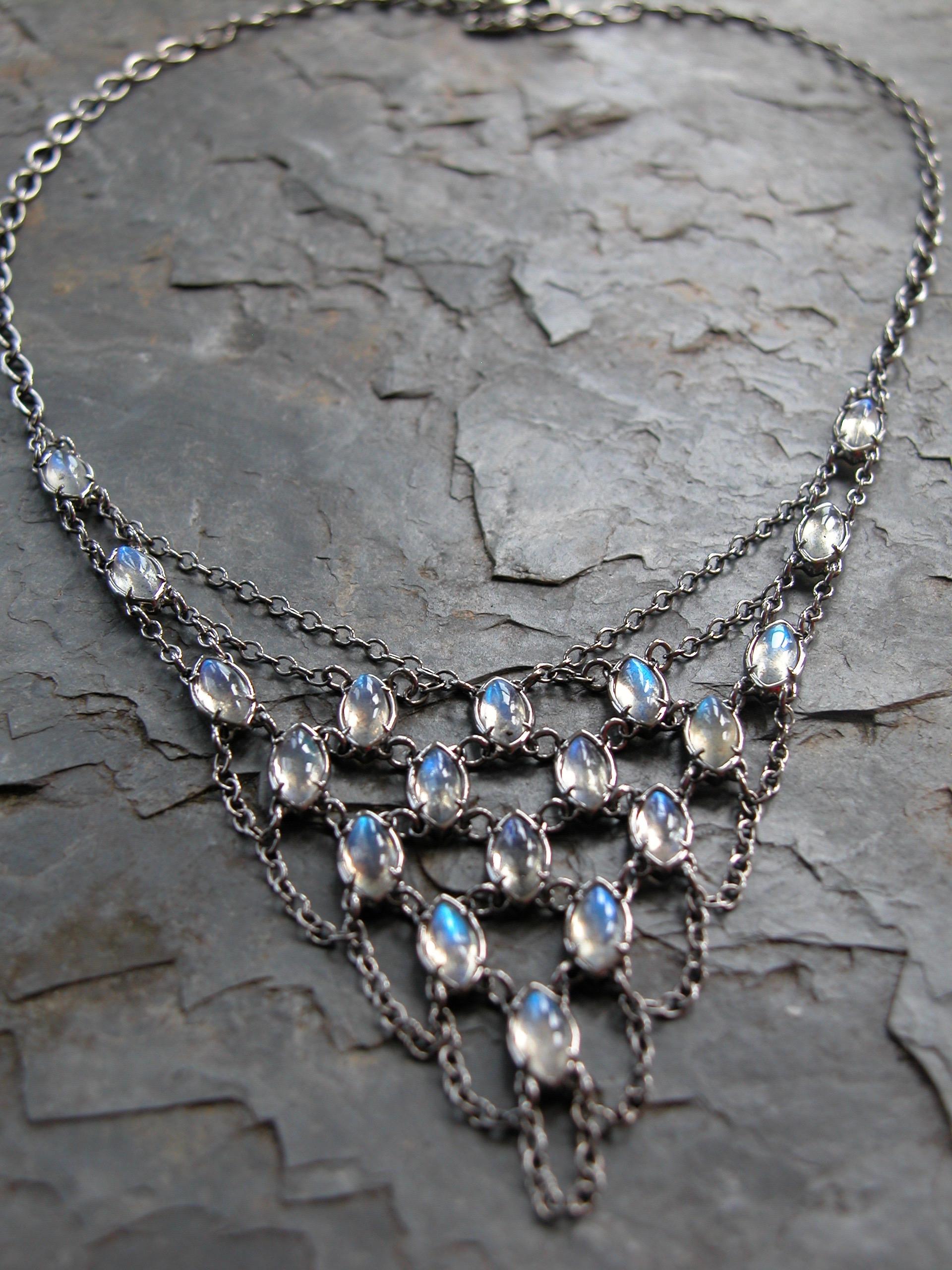 Sterling Silver Mesh Scallop V Necklace with Labradorite Marquise Cabochon For Sale 1