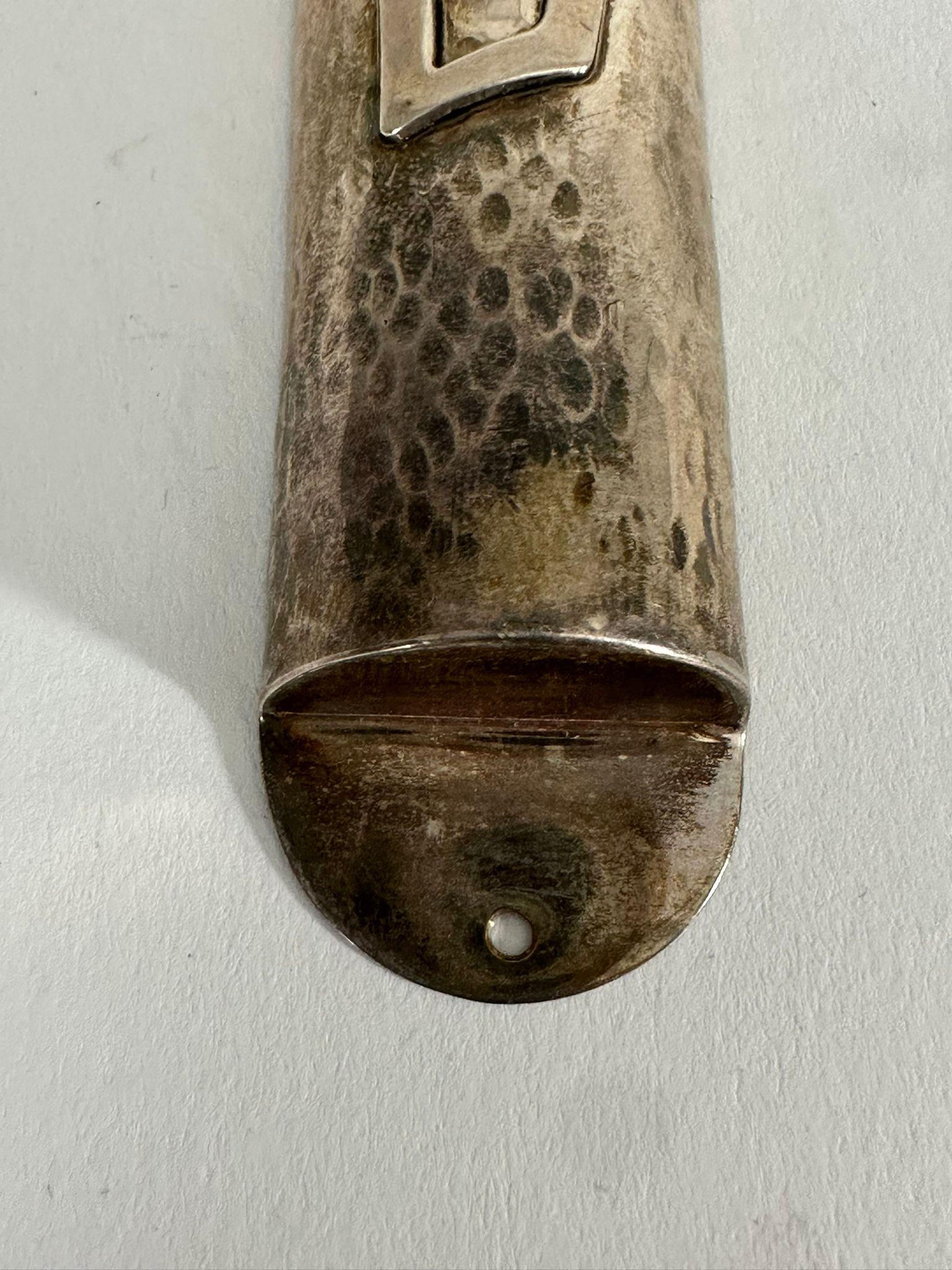 Sterling Silver Mezuzah Case by Bezalel Artist Bier (Jerusalem, 1950) In Excellent Condition For Sale In New York, NY
