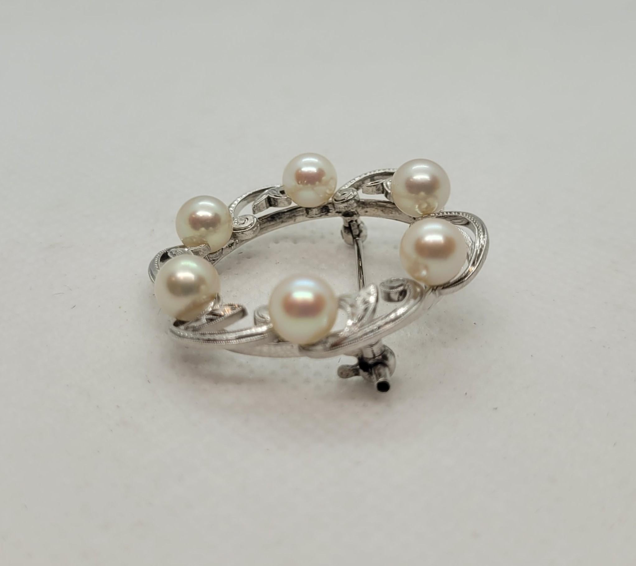 Round Cut Sterling Silver Mikimoto Pearl Brooch, Tokyo, Stamped, 1960s, Vintage