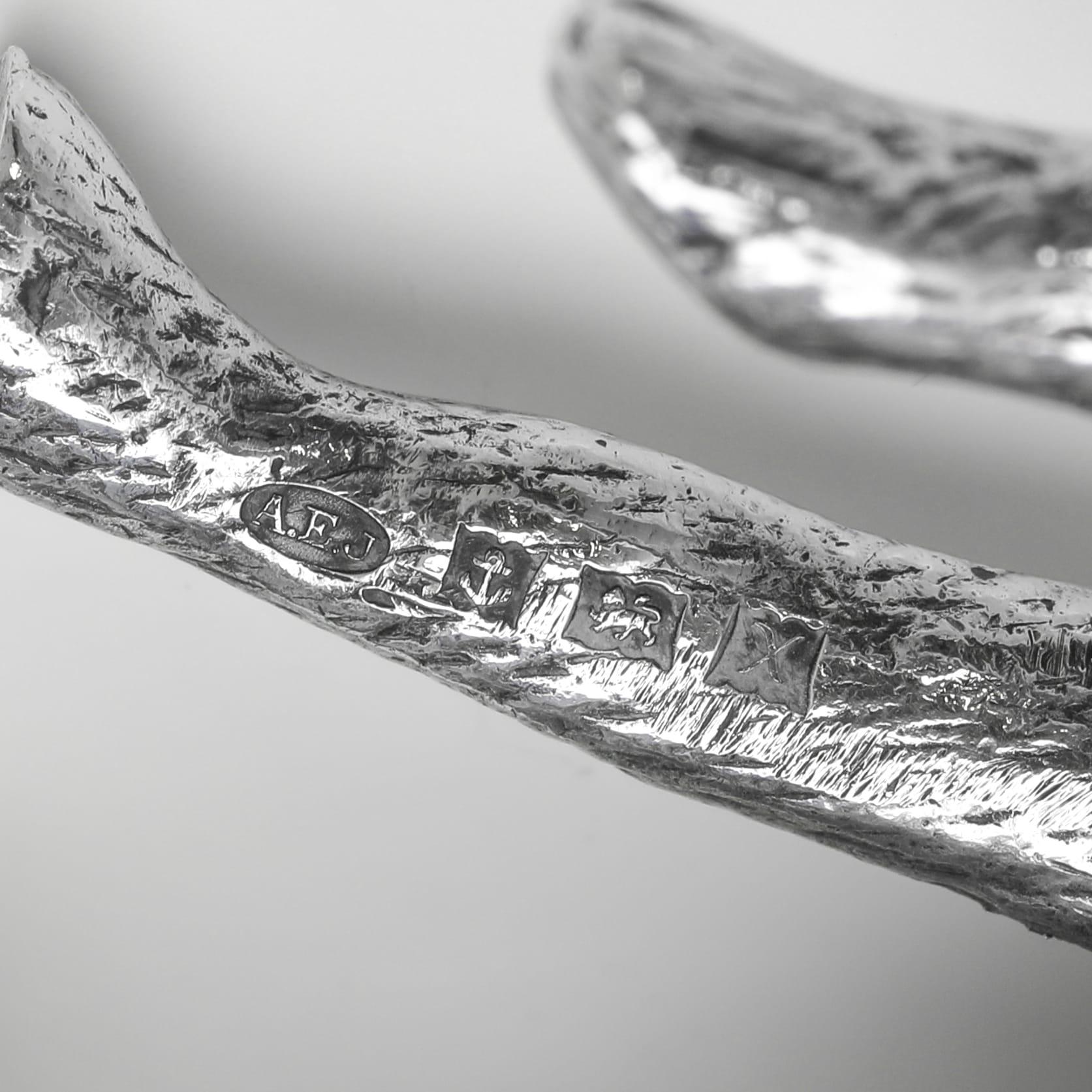 Modello in argento sterling di una lepre realizzato nel 1972 da A.E. Jones In condizioni buone in vendita a London, London