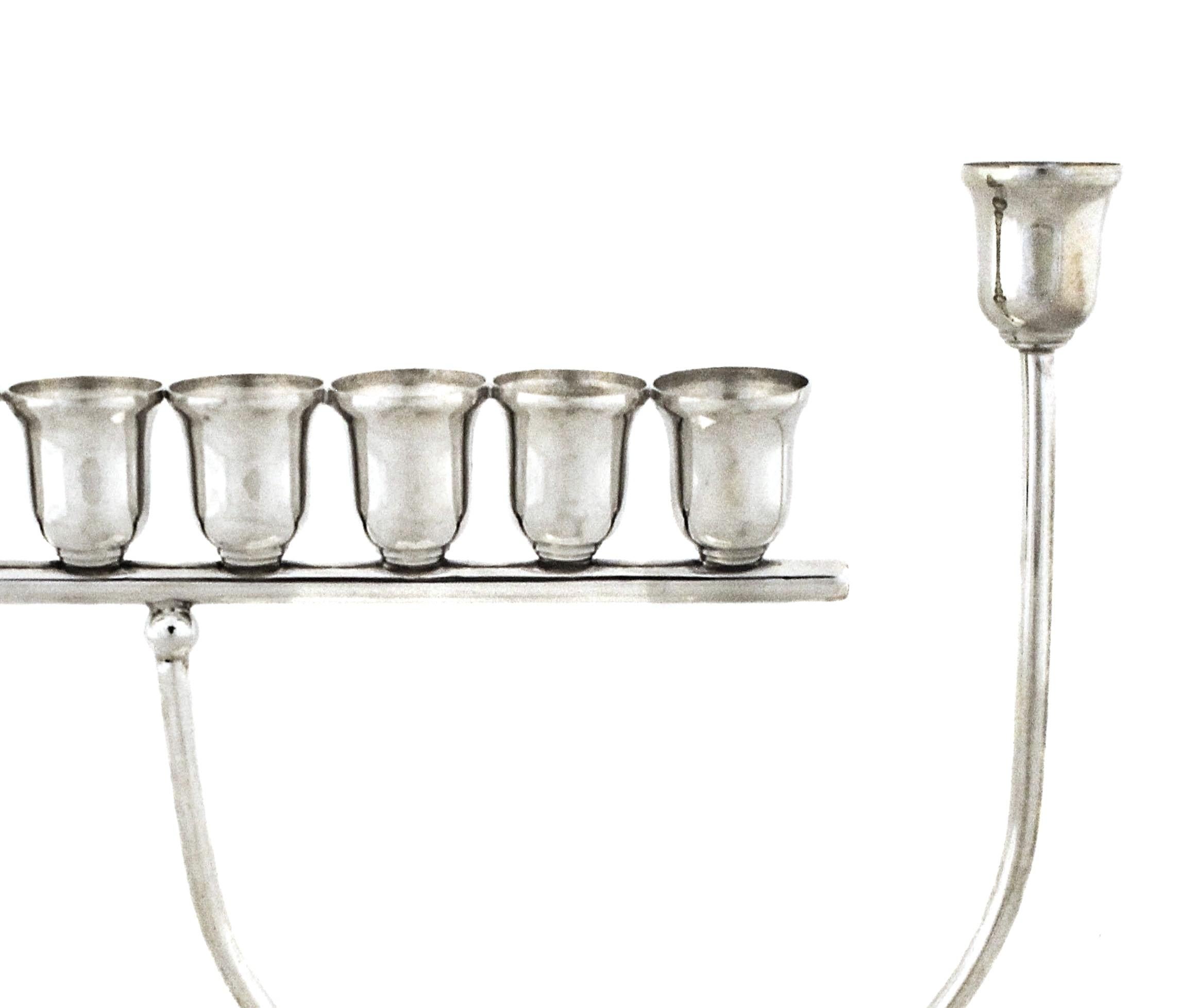 Menorah Moderna de Plata de Ley Israelí en venta