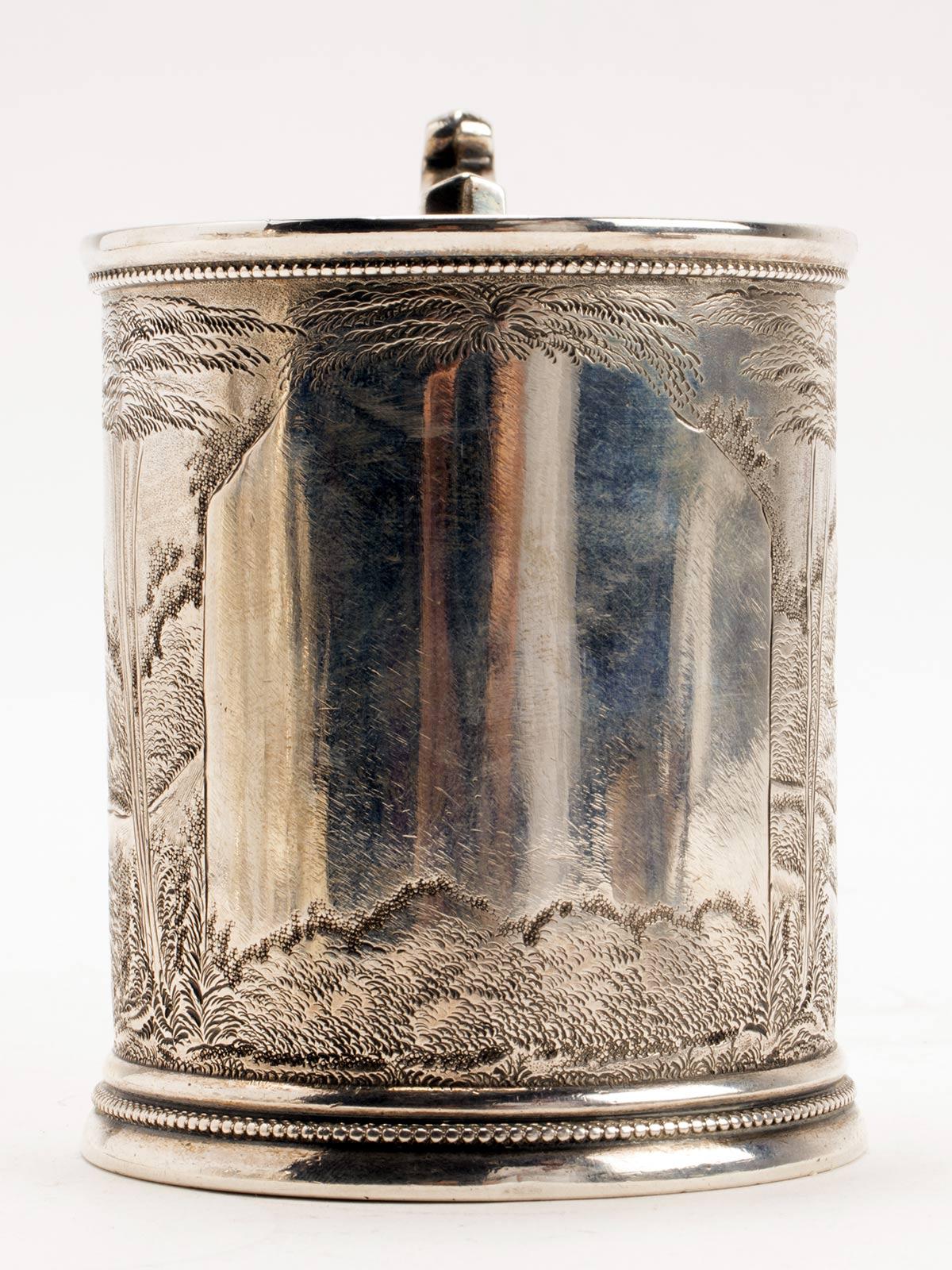 Sterling silver mug, C.G. Halberg, Stockholm 1910. In Good Condition In Milan, IT