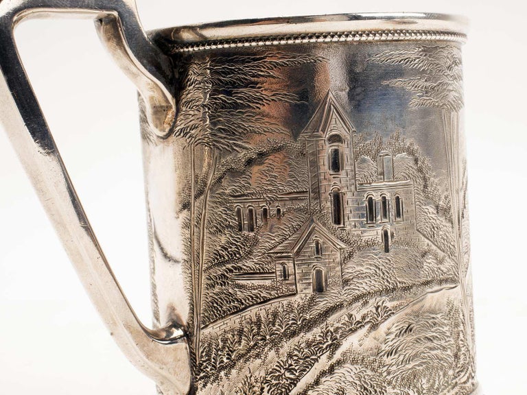 Sterling Silver Mug, Embossed, Depicting Monuments and Architecture, USA, 1890 In Excellent Condition For Sale In Milan, IT