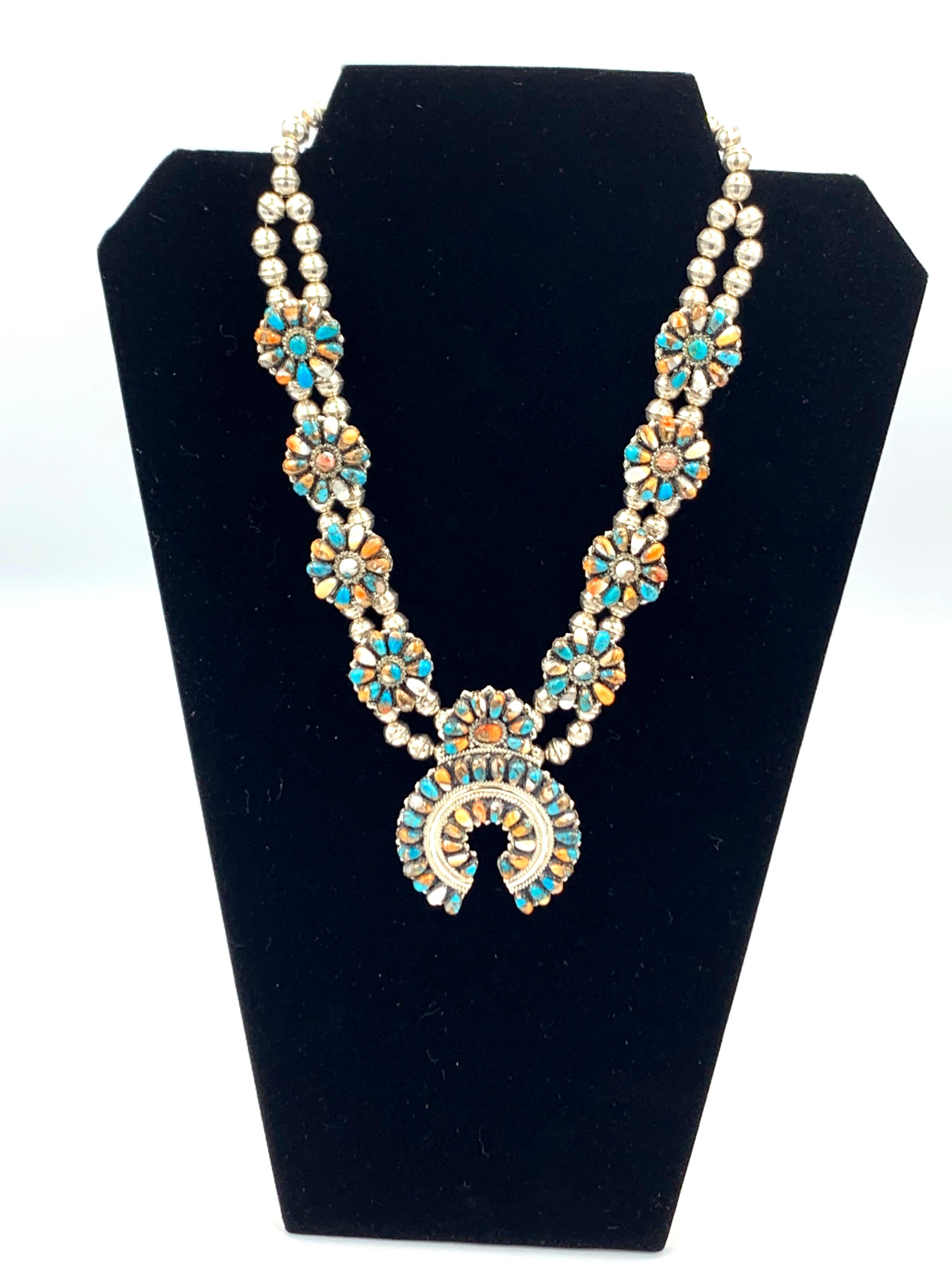 Collana con fiori di zucca a grappolo in argento 925 di Lorraine Waatsa in vendita 8