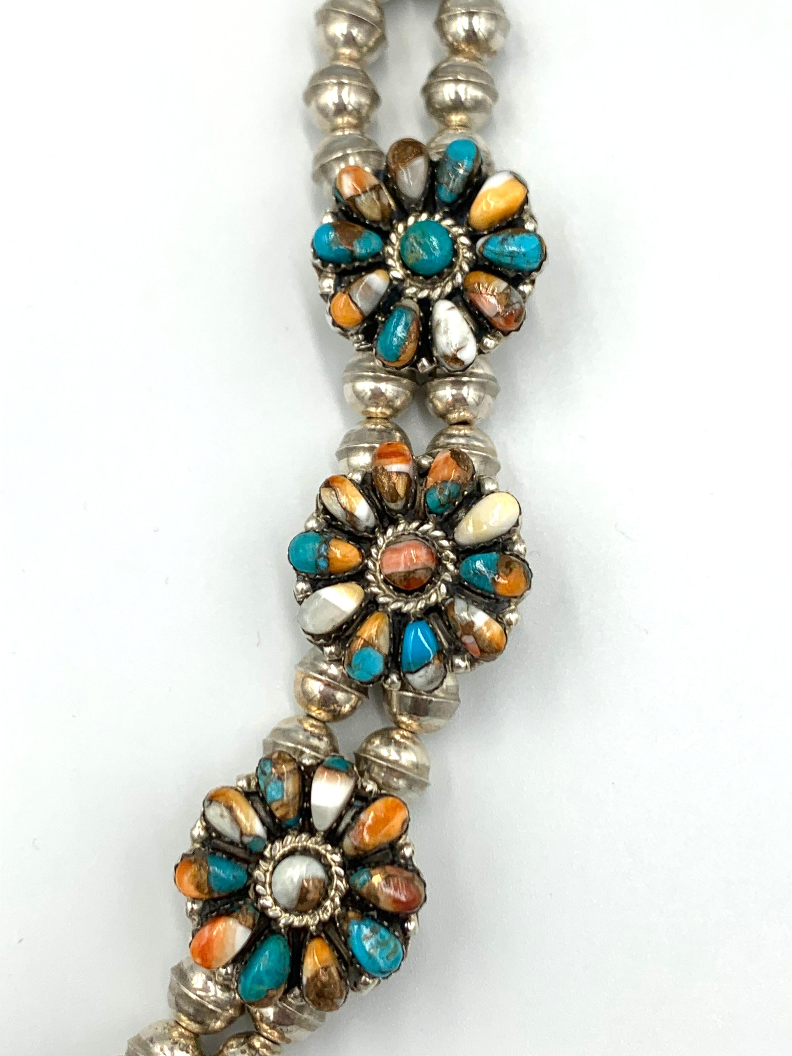 Collana con fiori di zucca a grappolo in argento 925 di Lorraine Waatsa in vendita 2