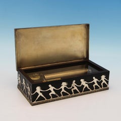 Stuart Devlin - Boîte à musique moderne en argent sterling à effet d'écorce de 1976