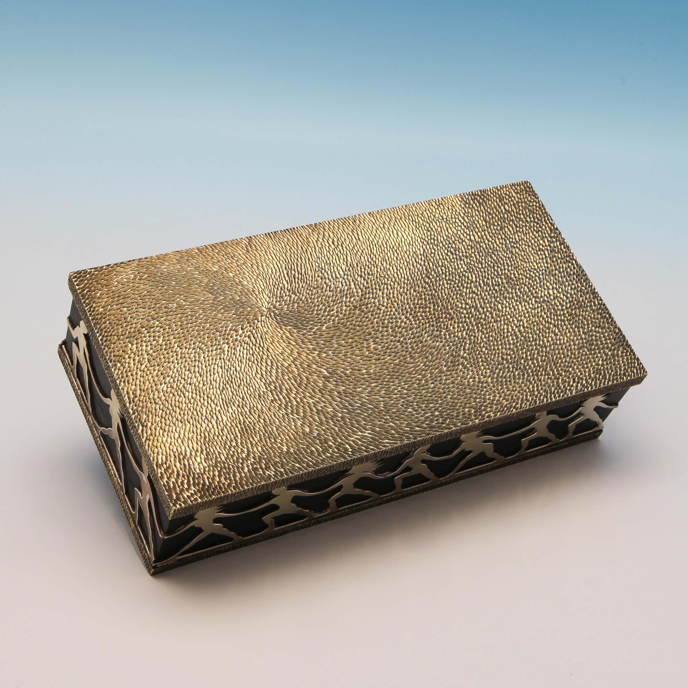 English Stuart Devlin - Modern Bark Effect Design Sterling Silver Music Box from 1976