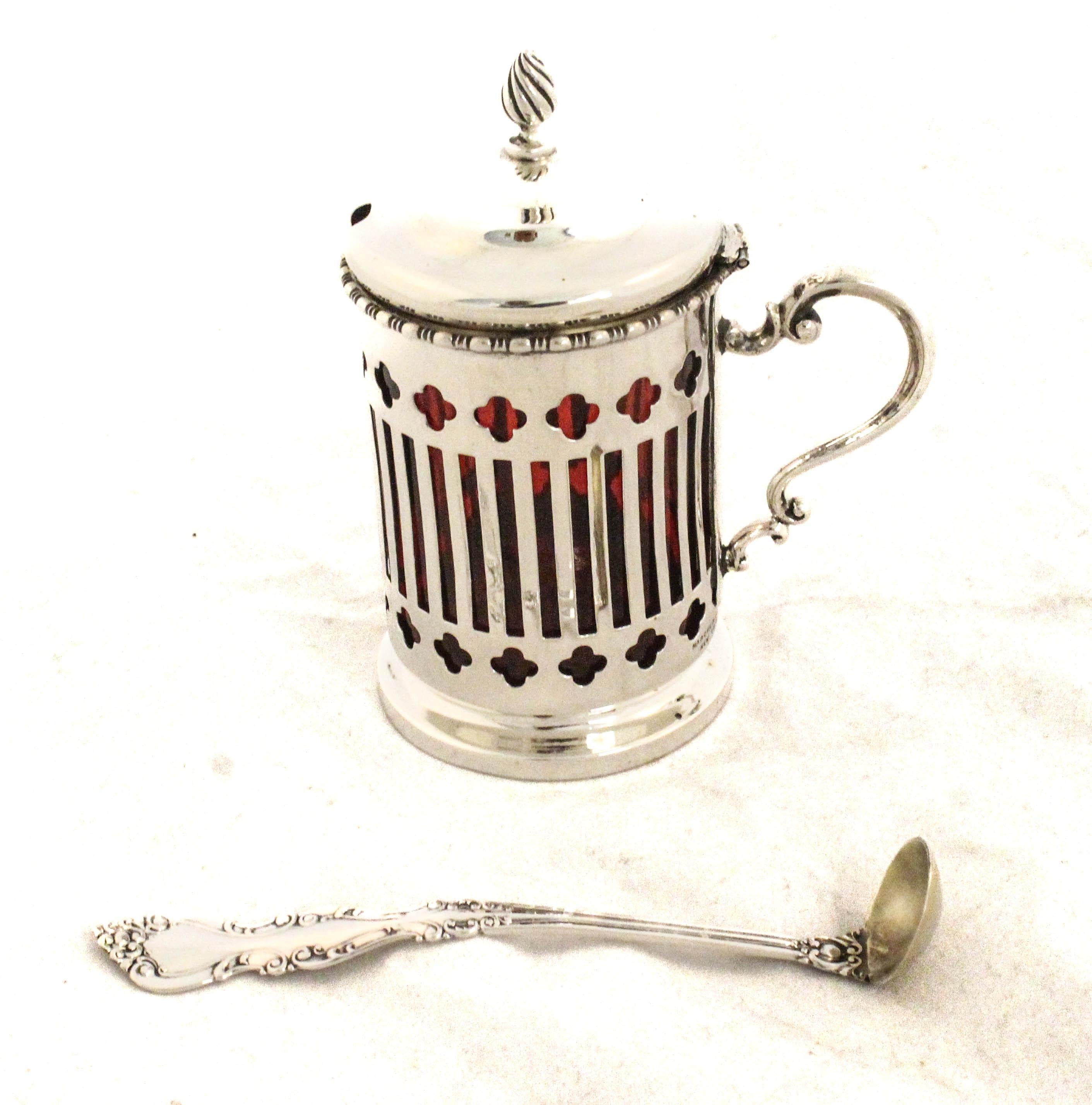 Début du 20ème siècle Sterling Silver Mustard Jar w/ Spoon en vente