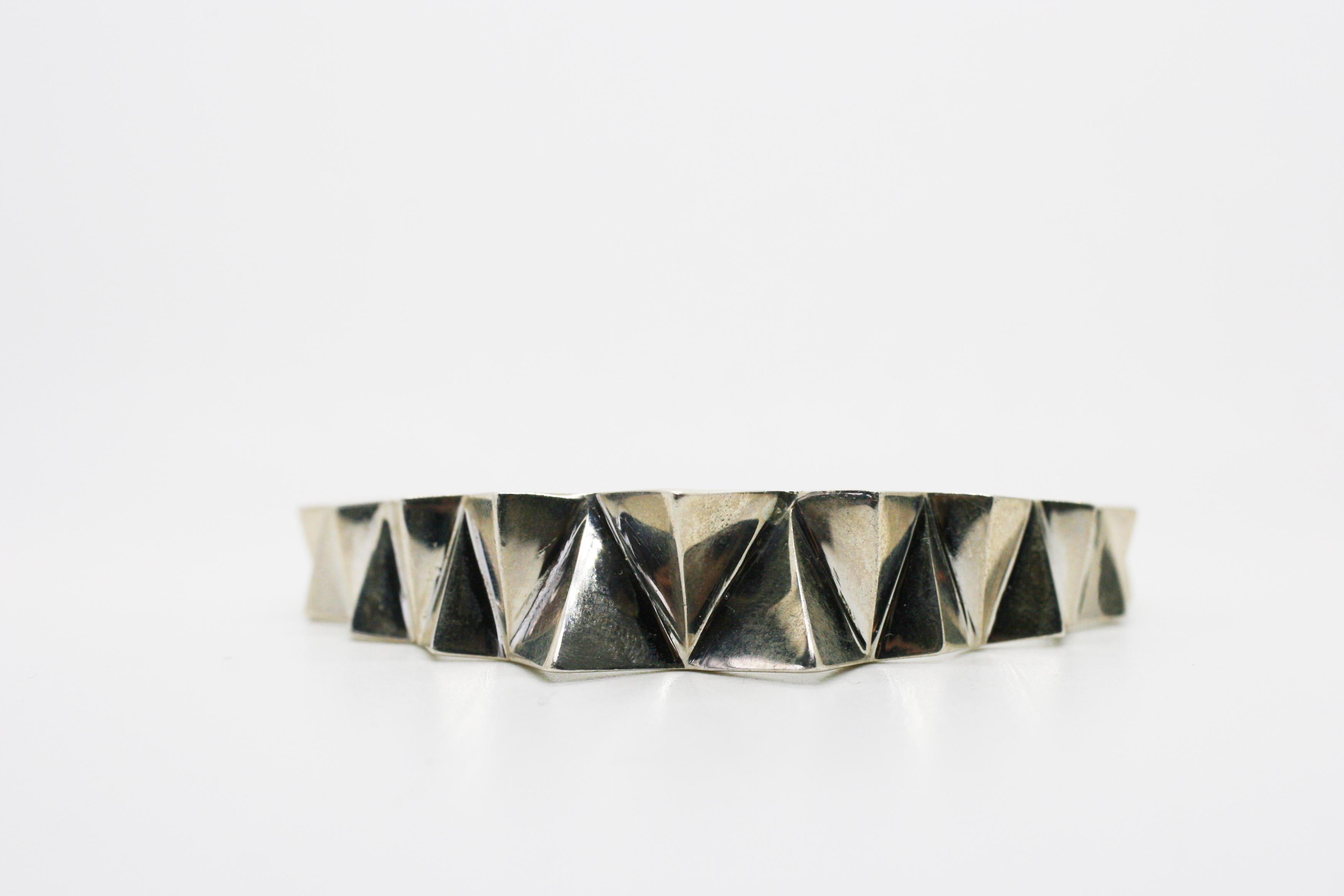 Contemporary Sterling Silver Narrow Tapered Folded Triangles Cuff  For Sale