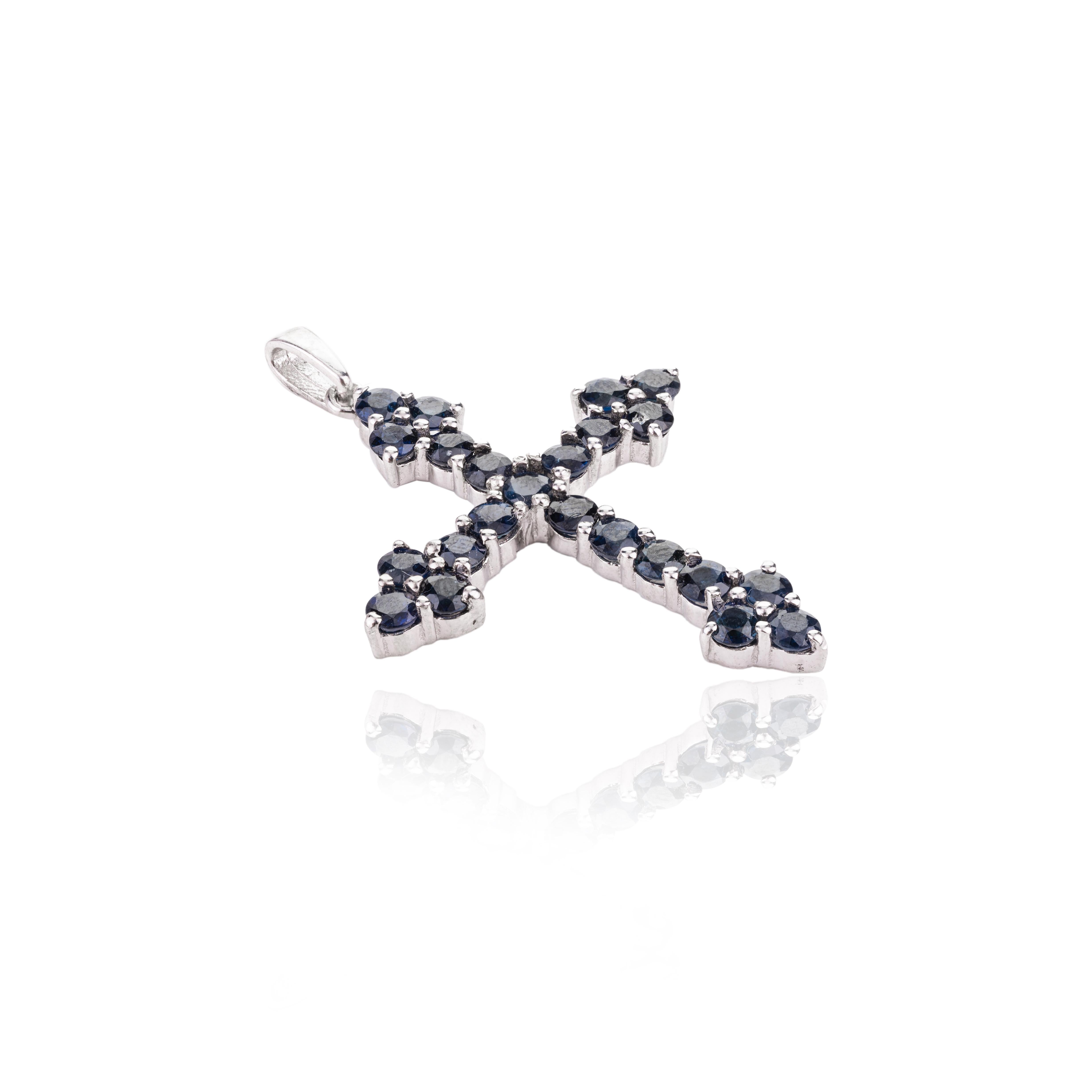 925 Silver Natural 5.58 CTW Blue Sapphire Cross Unisex Pendant Gift for Dad For Sale 2