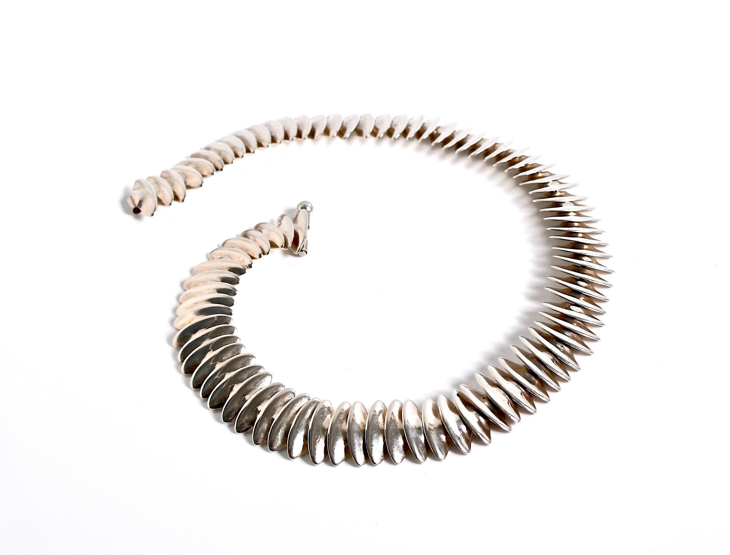 Sterling silver necklace designed by Bent Gabrielsen for Hans Hansen Denmark c.1960
Beautiful movement when worn
Design no 313 screw clasp
Matching bracelet available
