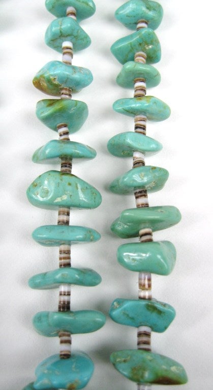 Donna Collana in argento sterling a doppio filo con turchesi e conchiglie Heishi in vendita