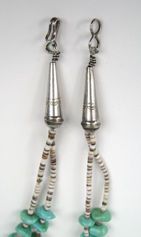 Collana in argento sterling a doppio filo con turchesi e conchiglie Heishi in vendita 1