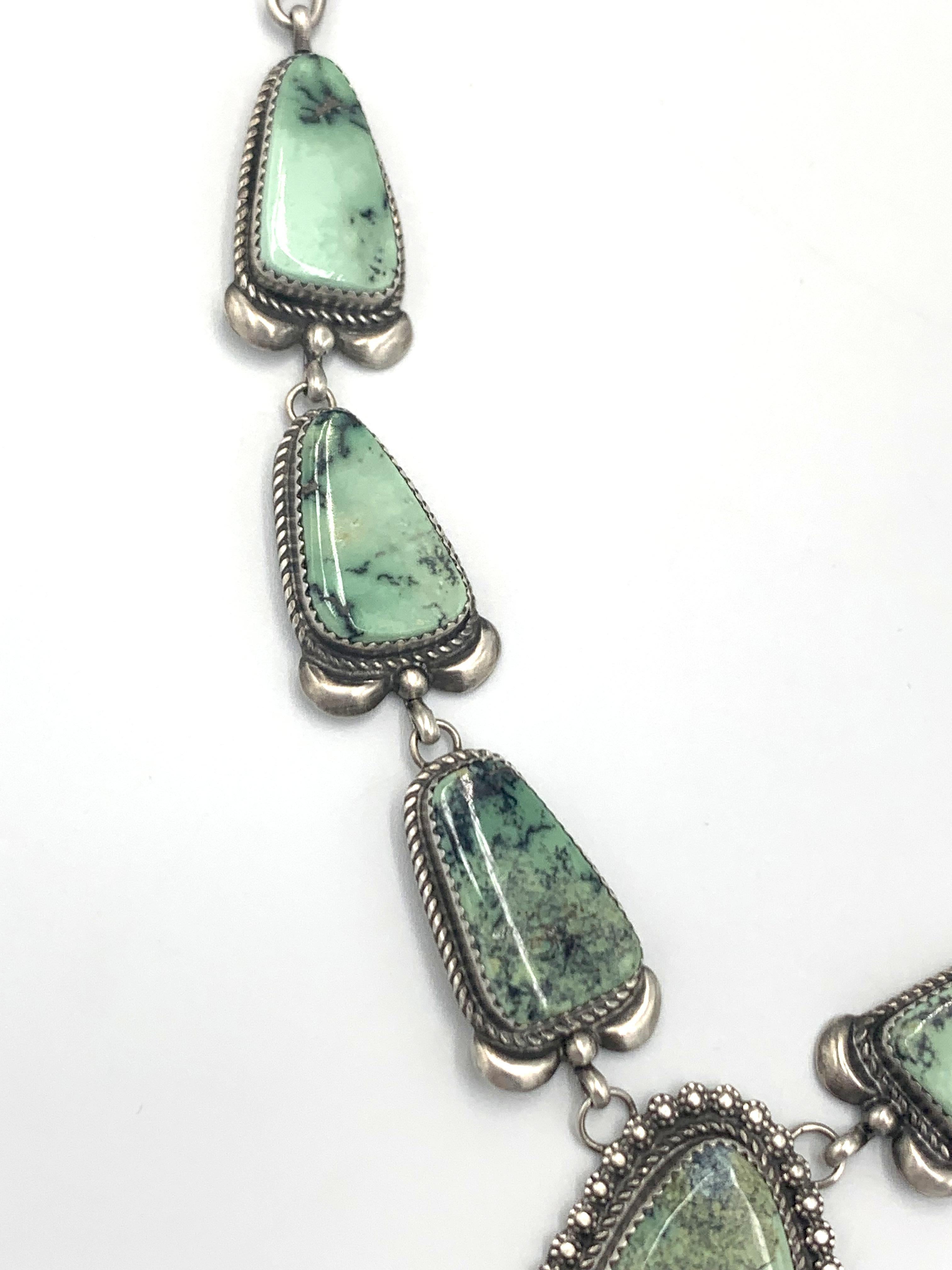 Collana in argento con pietre di turchese Dry Creek tagliate a mano di Mary Tso In condizioni Nuovo in vendita a Scottsdale, AZ