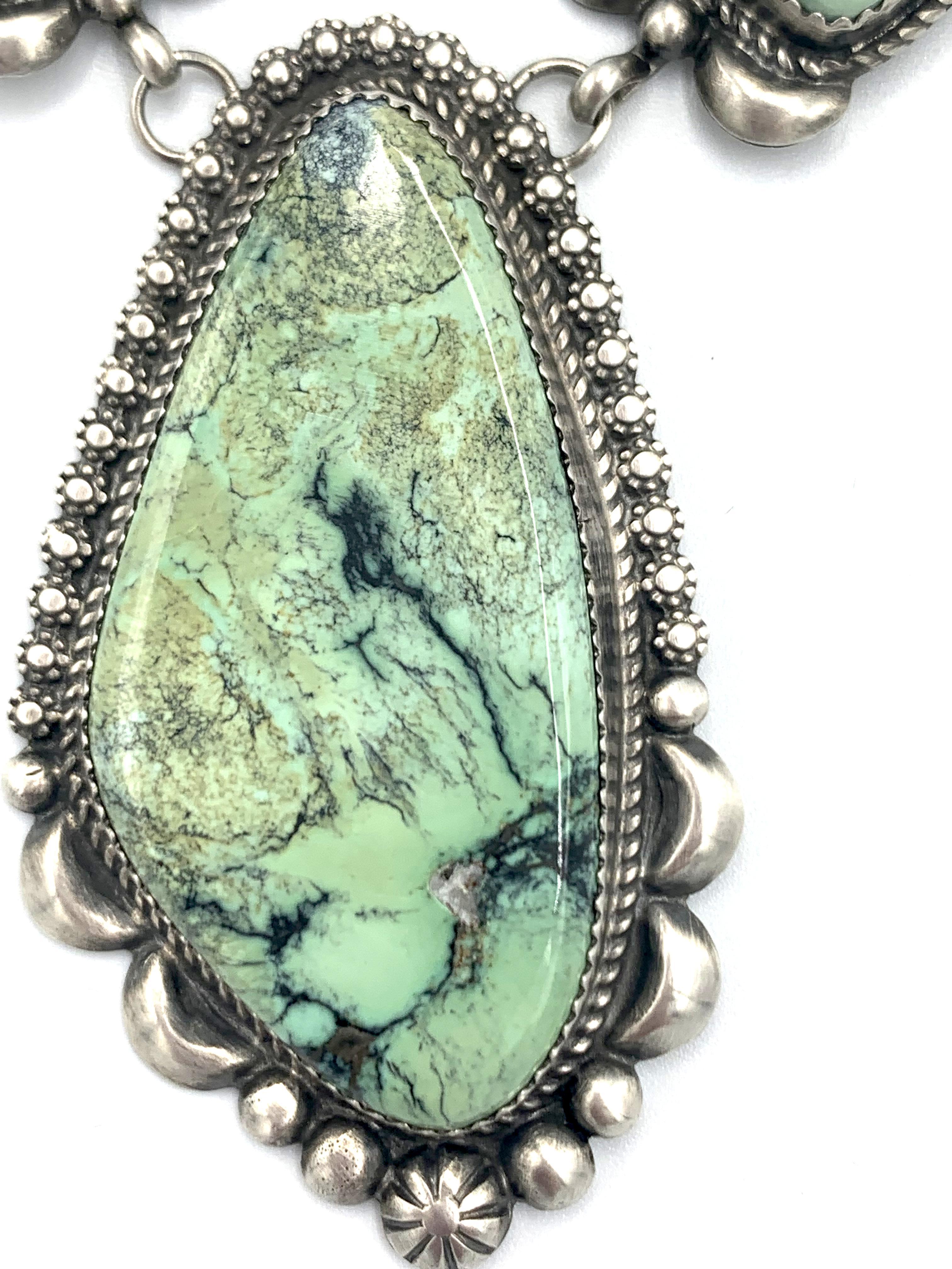 Collana in argento con pietre di turchese Dry Creek tagliate a mano di Mary Tso in vendita 1