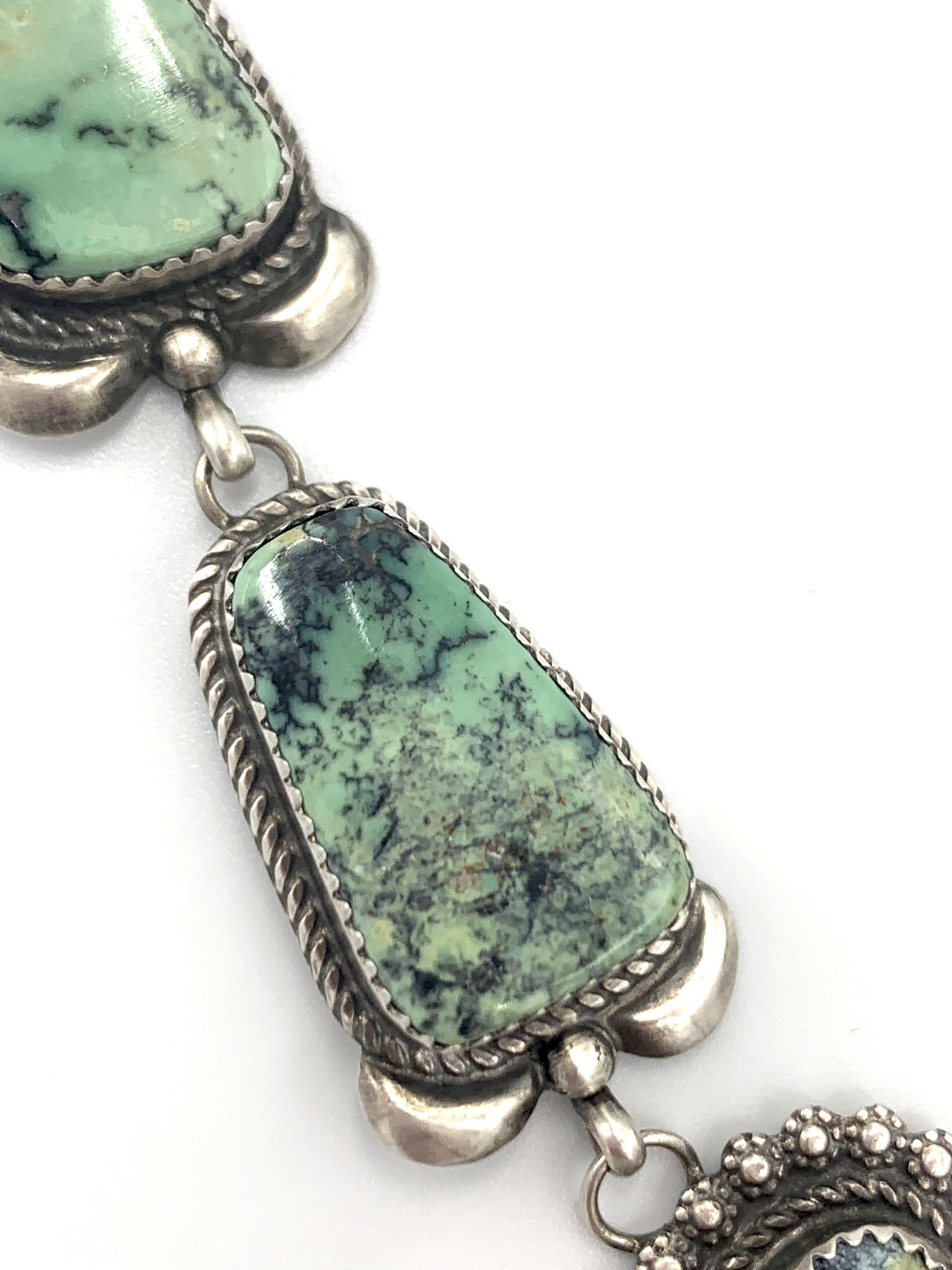 Collana in argento con pietre di turchese Dry Creek tagliate a mano di Mary Tso in vendita 2