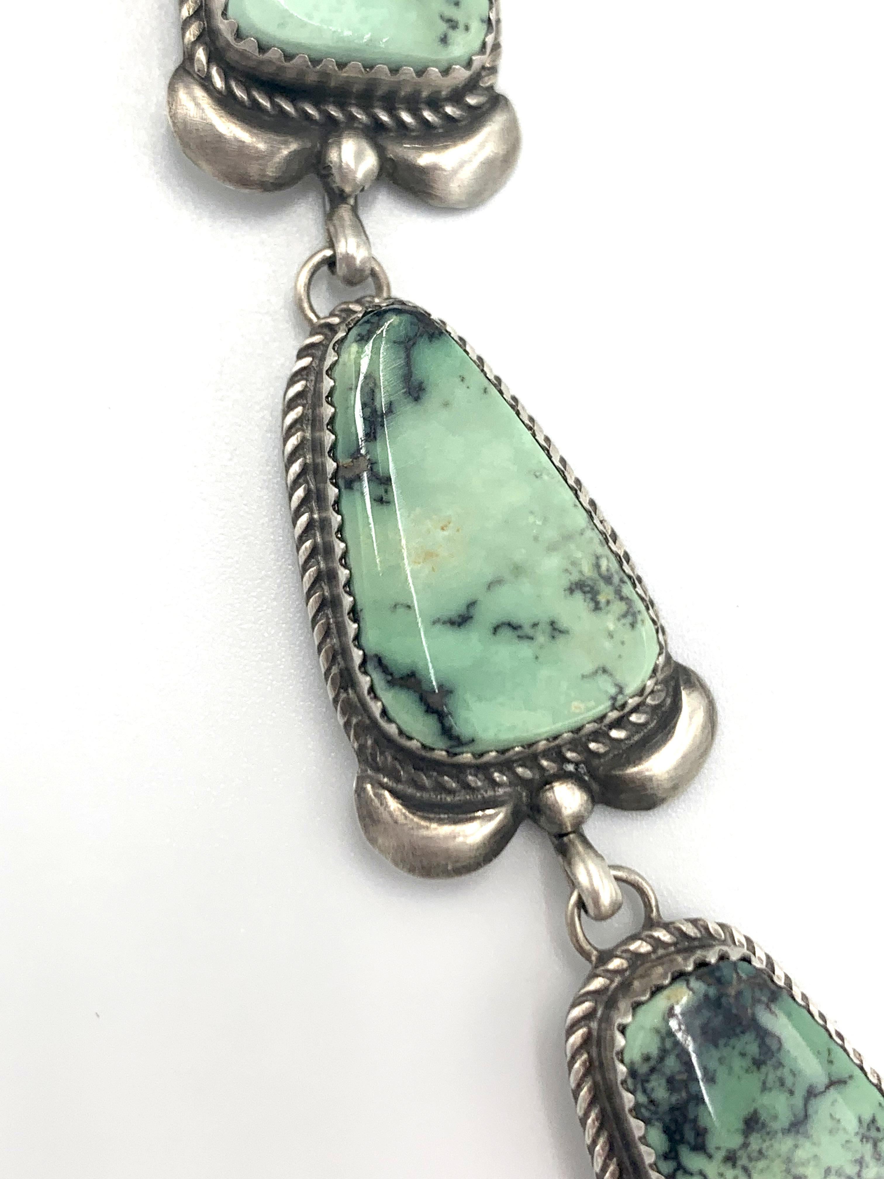 Collana in argento con pietre di turchese Dry Creek tagliate a mano di Mary Tso in vendita 3