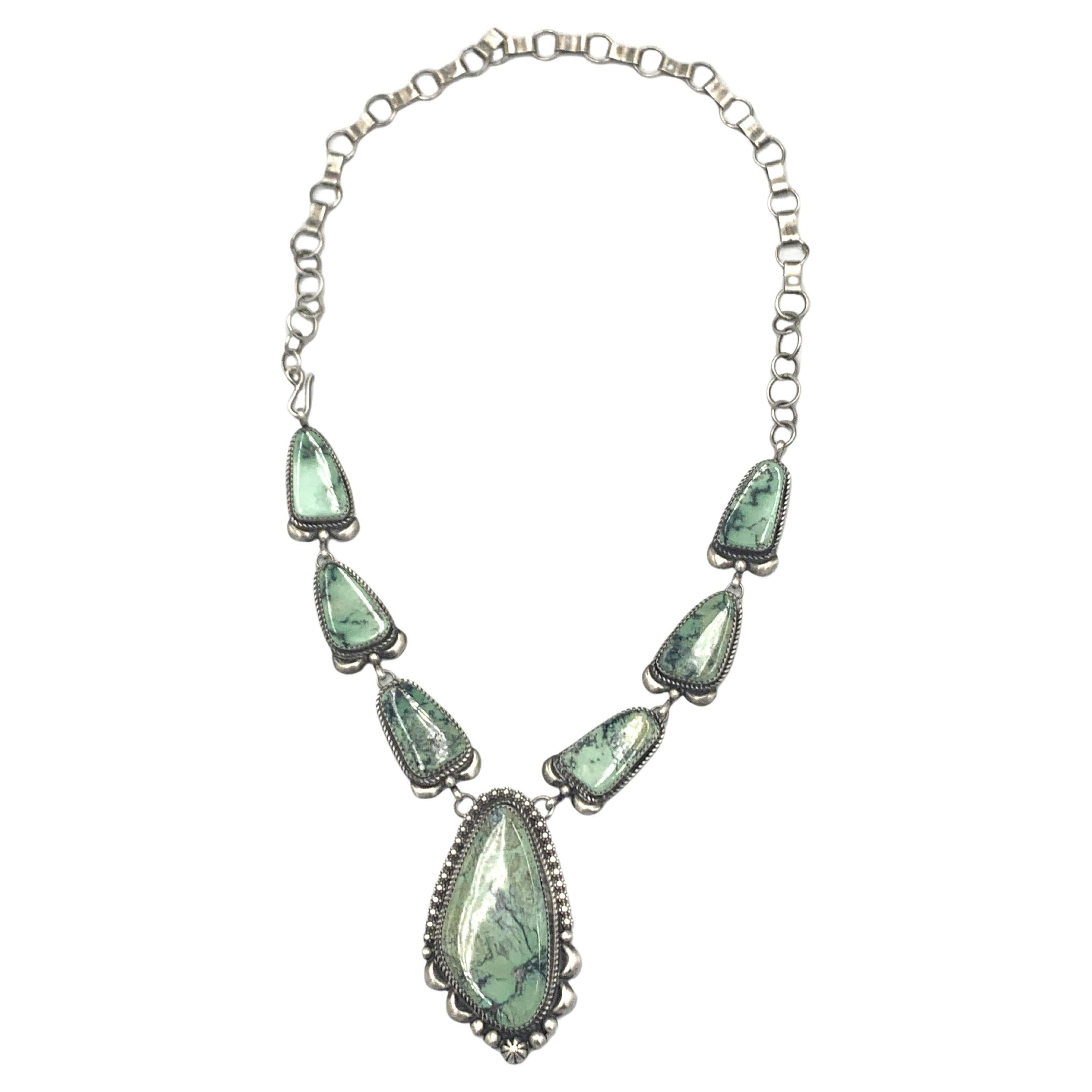 Collana in argento con pietre di turchese Dry Creek tagliate a mano di Mary Tso in vendita