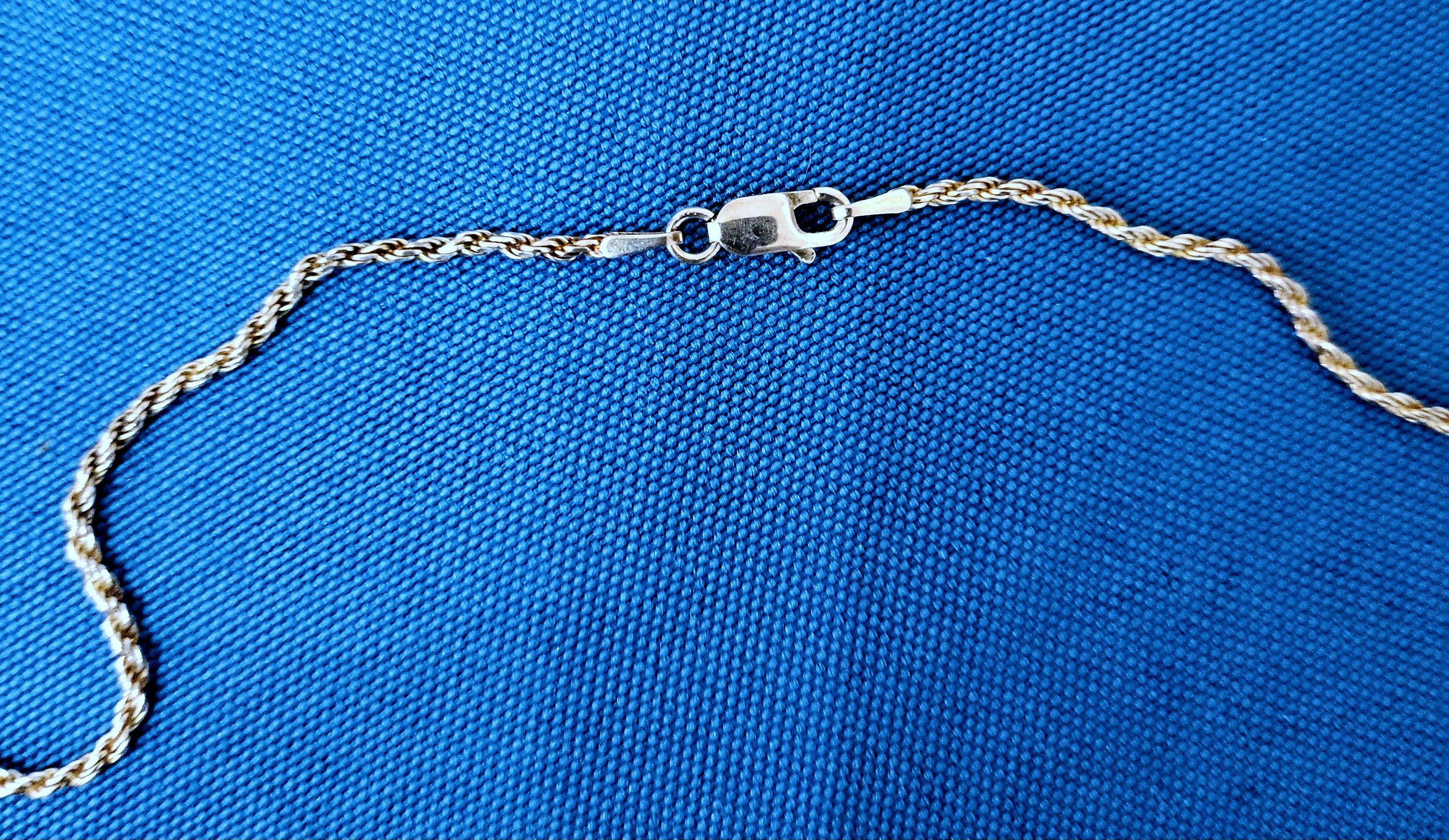 Sterling Silver Necklace with Oval Ruffled Pendant Slide In Good Condition For Sale In Warrenton, OR