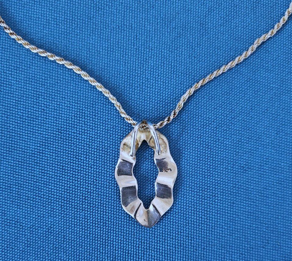 20th Century Sterling Silver Necklace with Oval Ruffled Pendant Slide For Sale