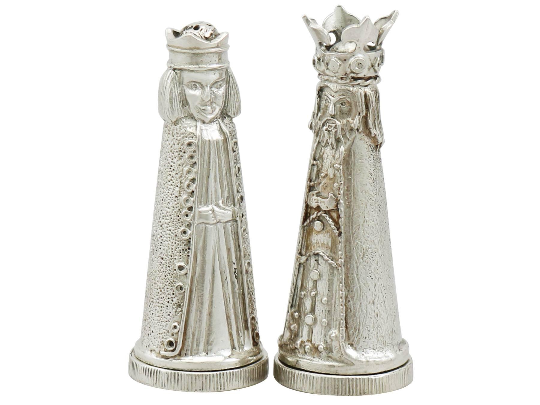 An exceptional, fine and impressive, pair of vintage English cast sterling silver salt and pepper shakers - boxed; an addition to our silver cruets/condiments collection.

These exceptional vintage Elizabeth II cast sterling silver salt and pepper