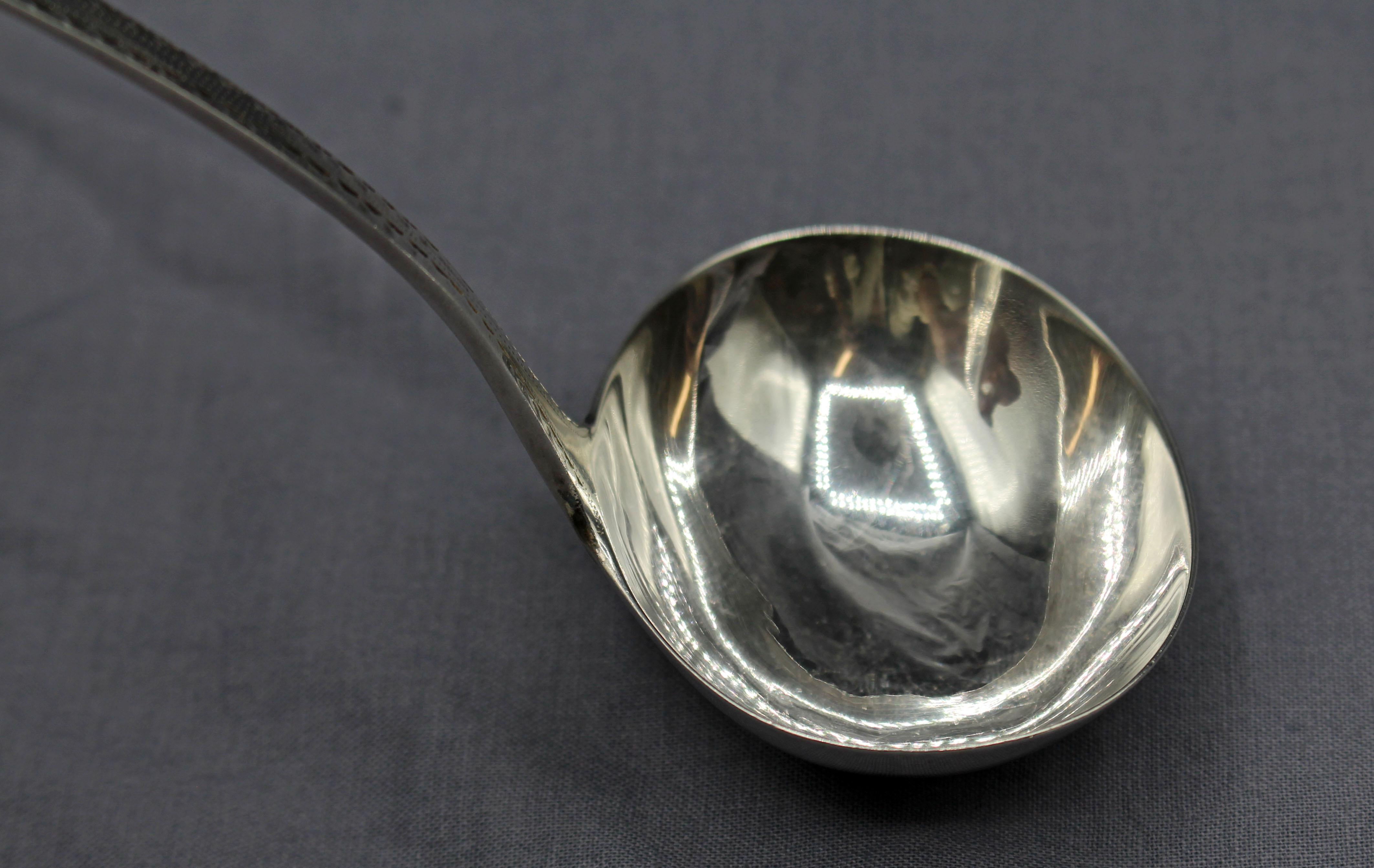 Sterling Silver Old English Engraved Pattern Gravy Ladles by John Lias For Sale 1