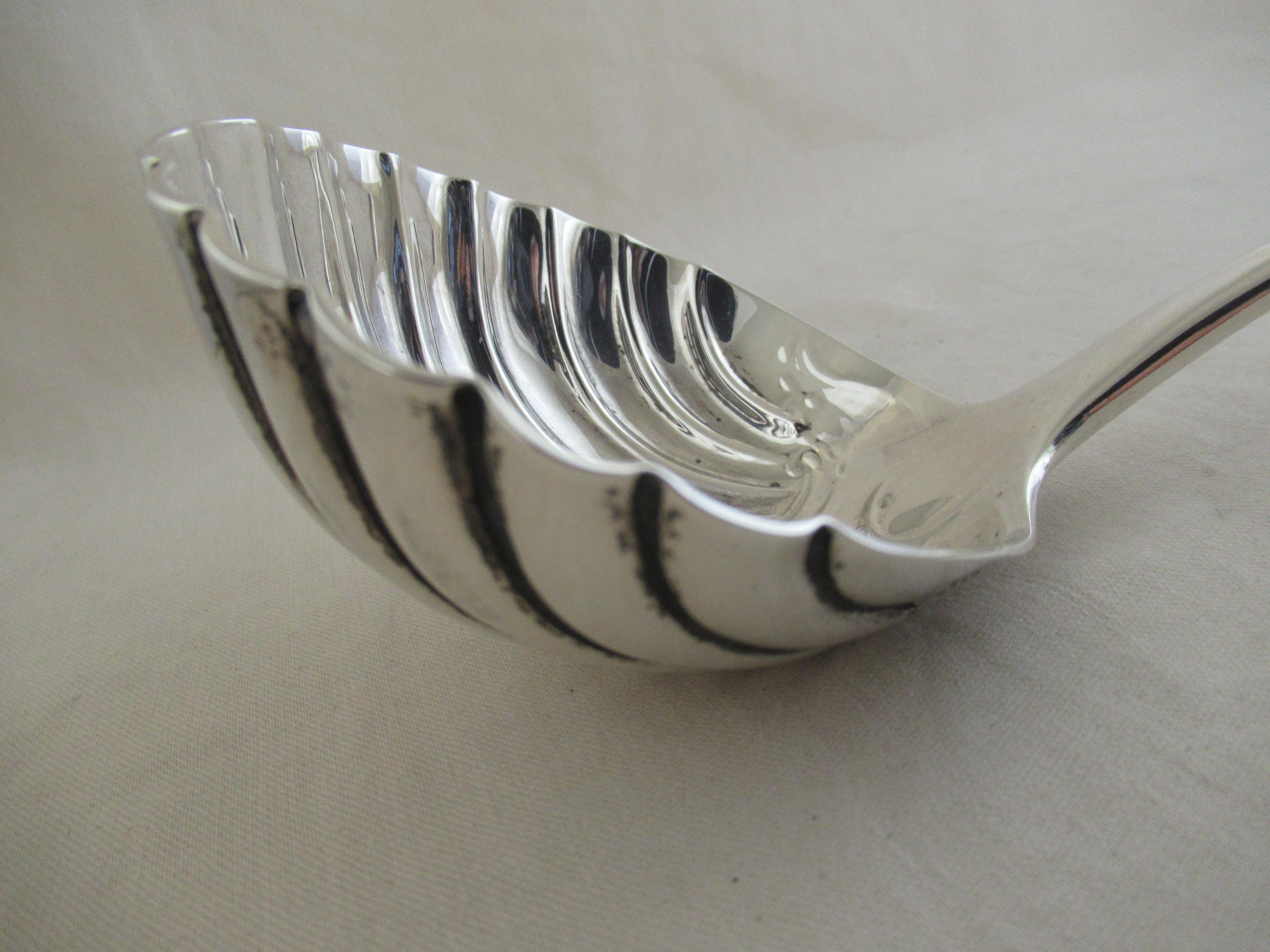 Edwardian Sterling Silver, Old English & Shell, Soup Ladle, Irish Maker, London, 1903 For Sale