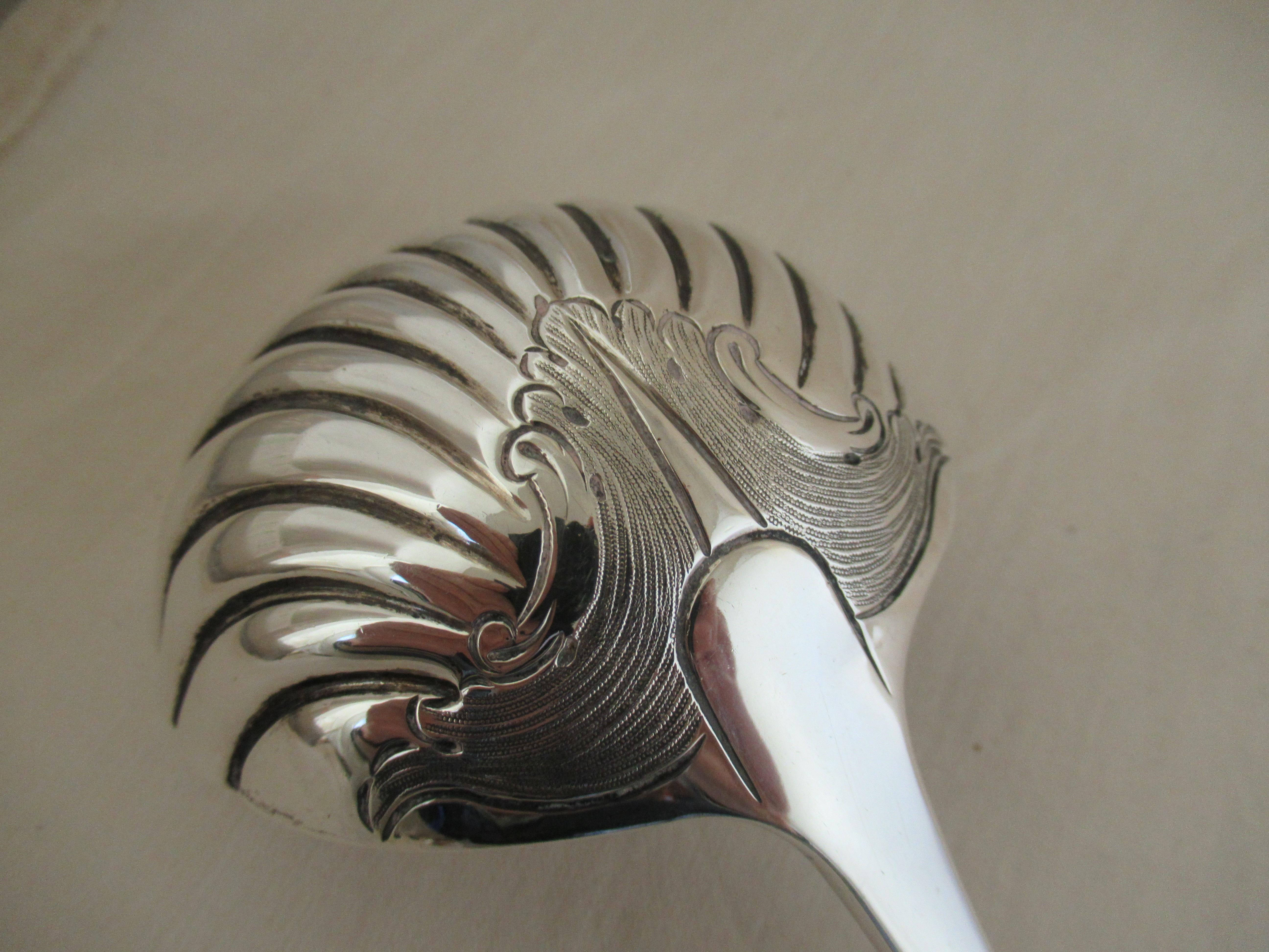 Sterling Silver, Old English & Shell, Soup Ladle, Irish Maker, London, 1903 For Sale 1