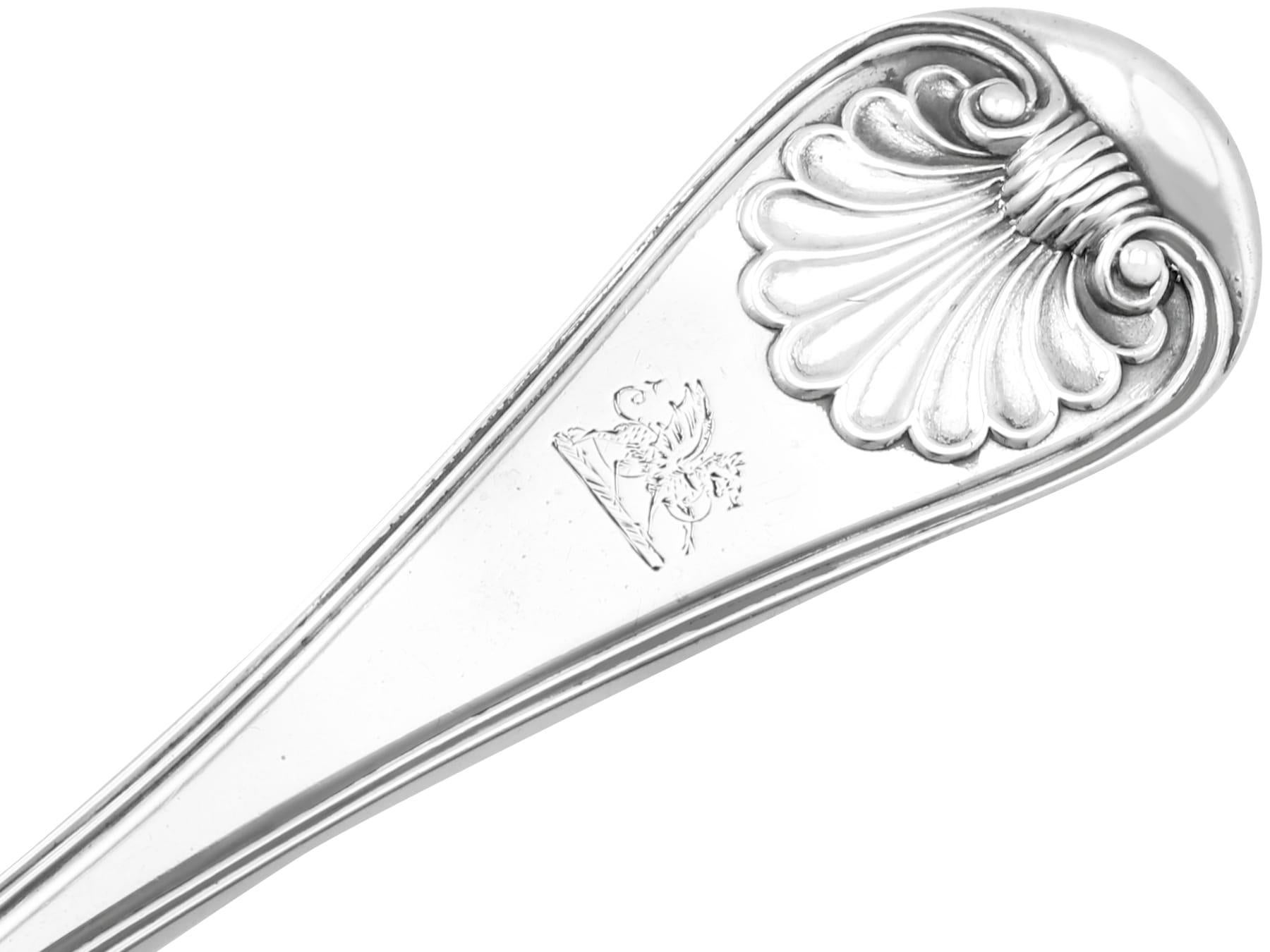 Sterling Silver Old English Thread and Shell Fish Slice / Server by Paul Storr For Sale 2
