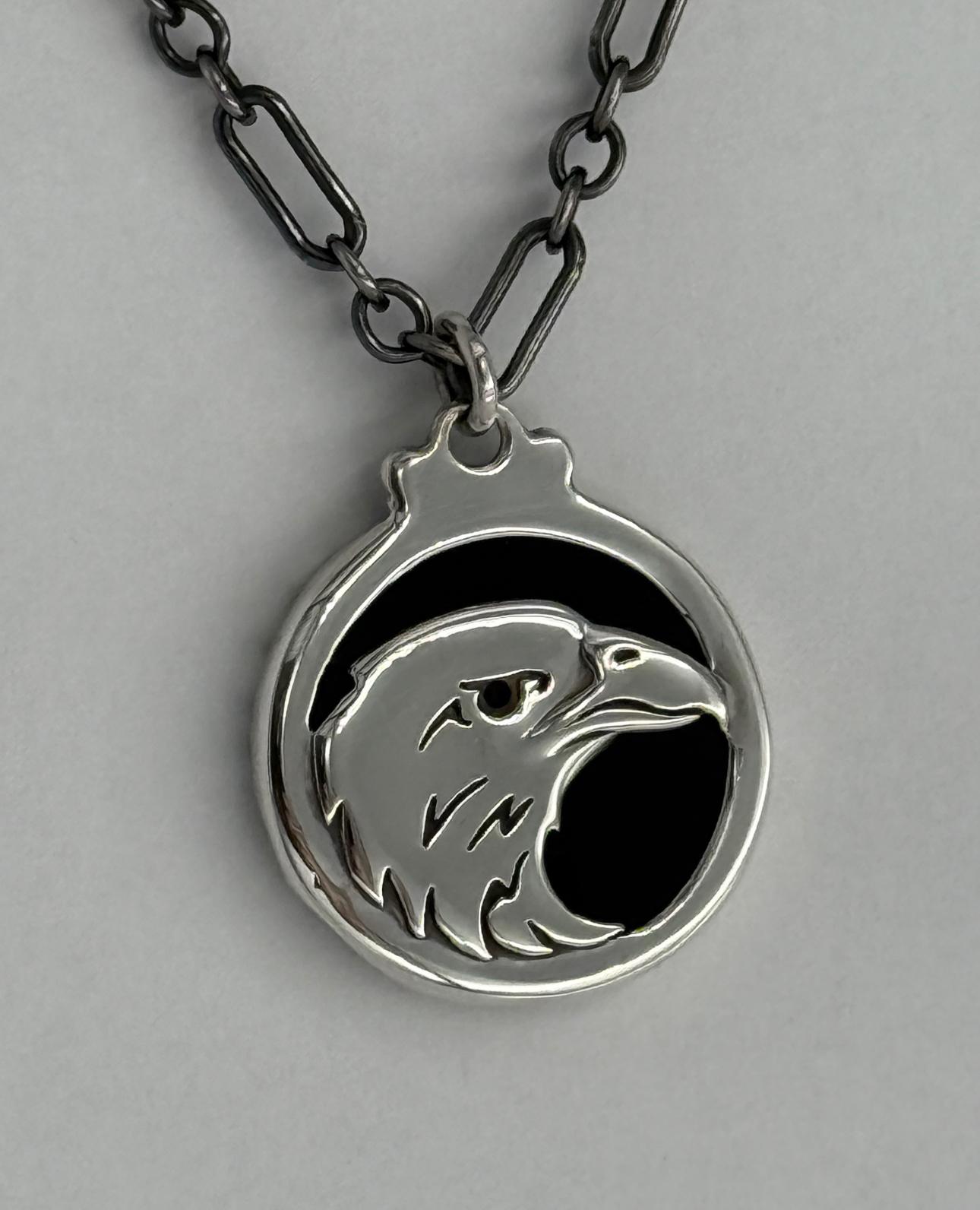 Cabochon Ciondolo in argento sterling e onice REVERSIBILE, Aquila e Gufo Merrificati Heyoka in vendita