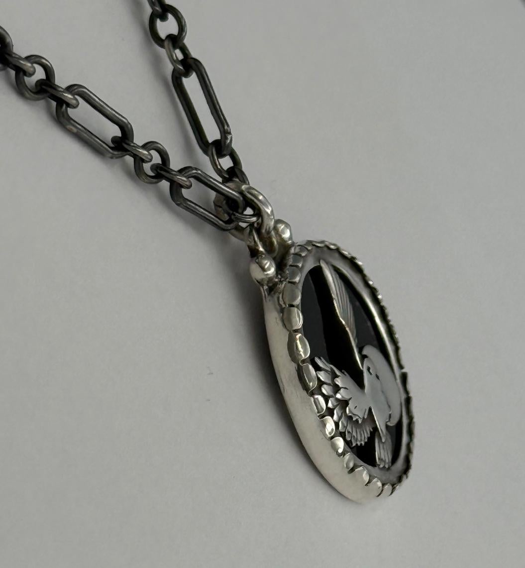 Ciondolo in argento sterling e onice REVERSIBILE, Aquila e Gufo Merrificati Heyoka in vendita 2