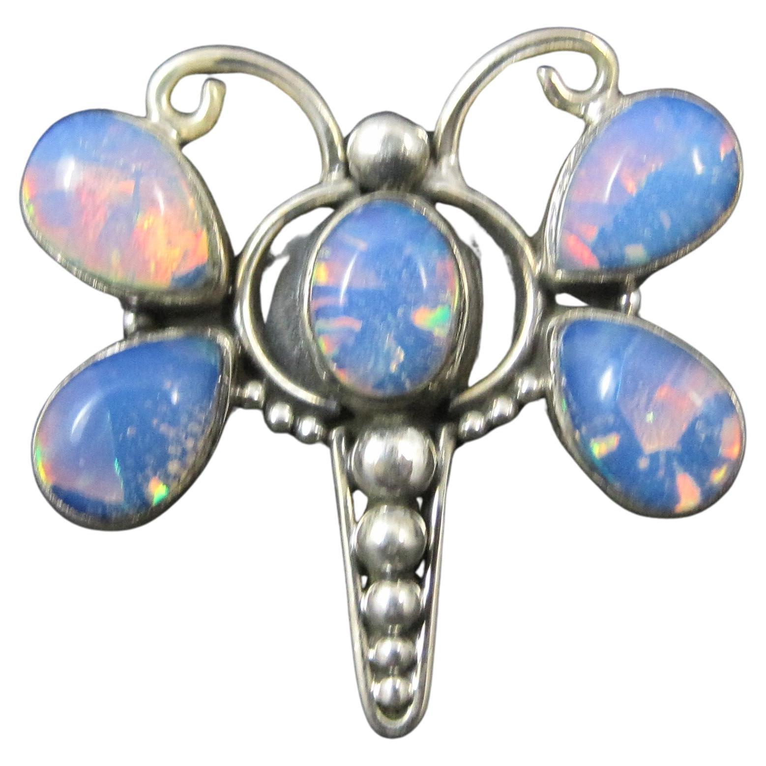 Anello in argento sterling a forma di libellula con cinque opali, misura 10 in vendita
