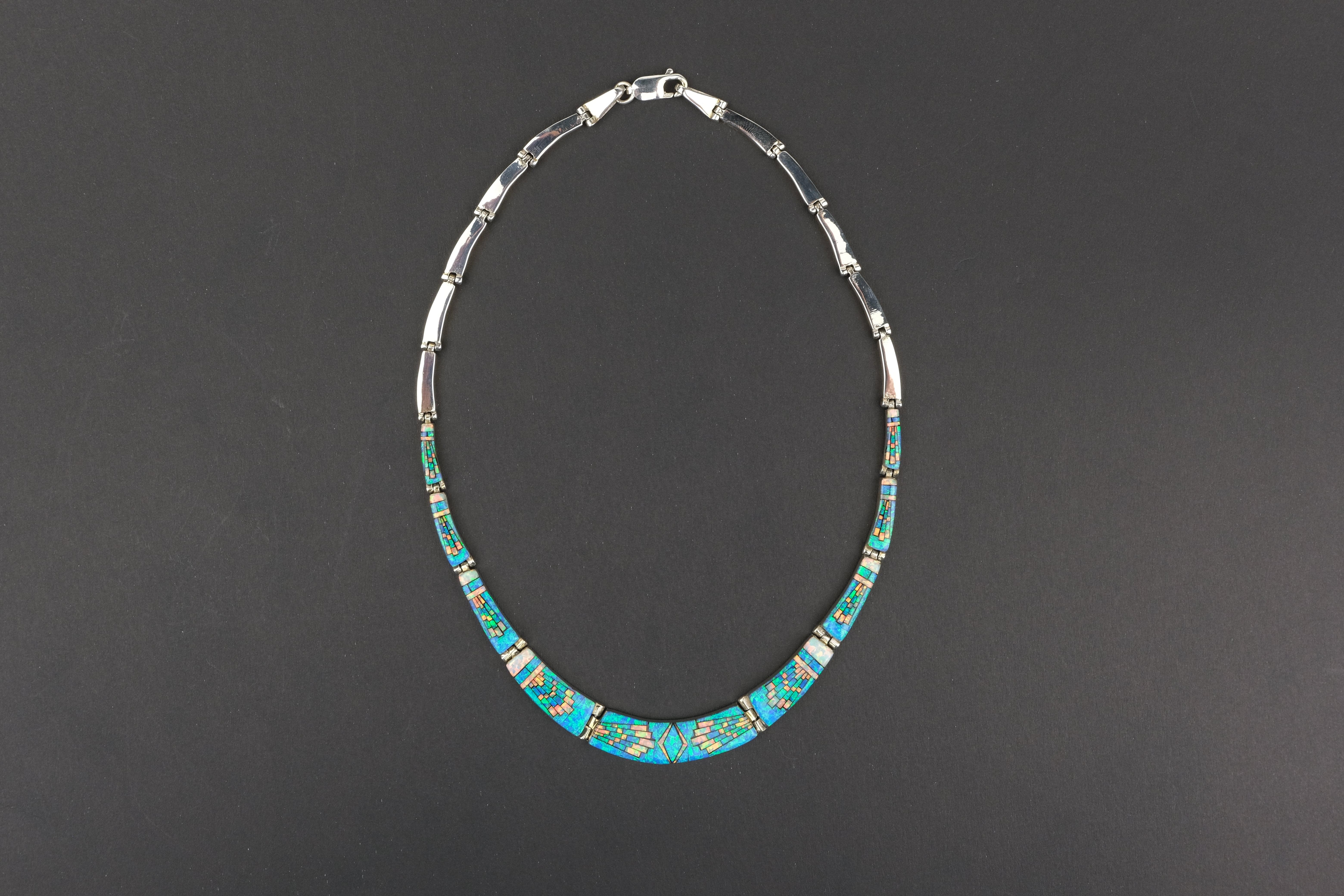 Sterling Silver Opal Inlay Graduated Collar Necklace and Dangle Earrings In Good Condition For Sale In Bradford, Ontario