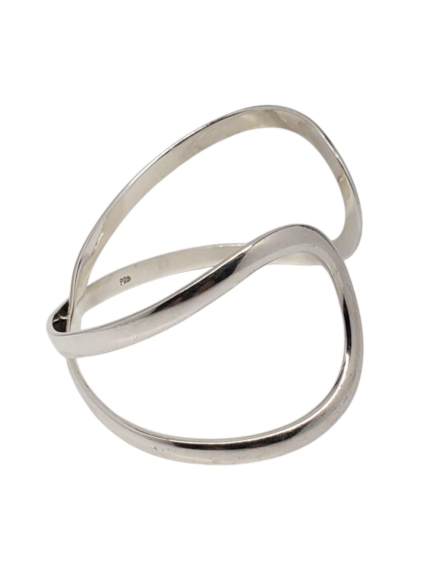 A Silver Open X Crossover Cuff Bracelet #21168 Pour femmes en vente